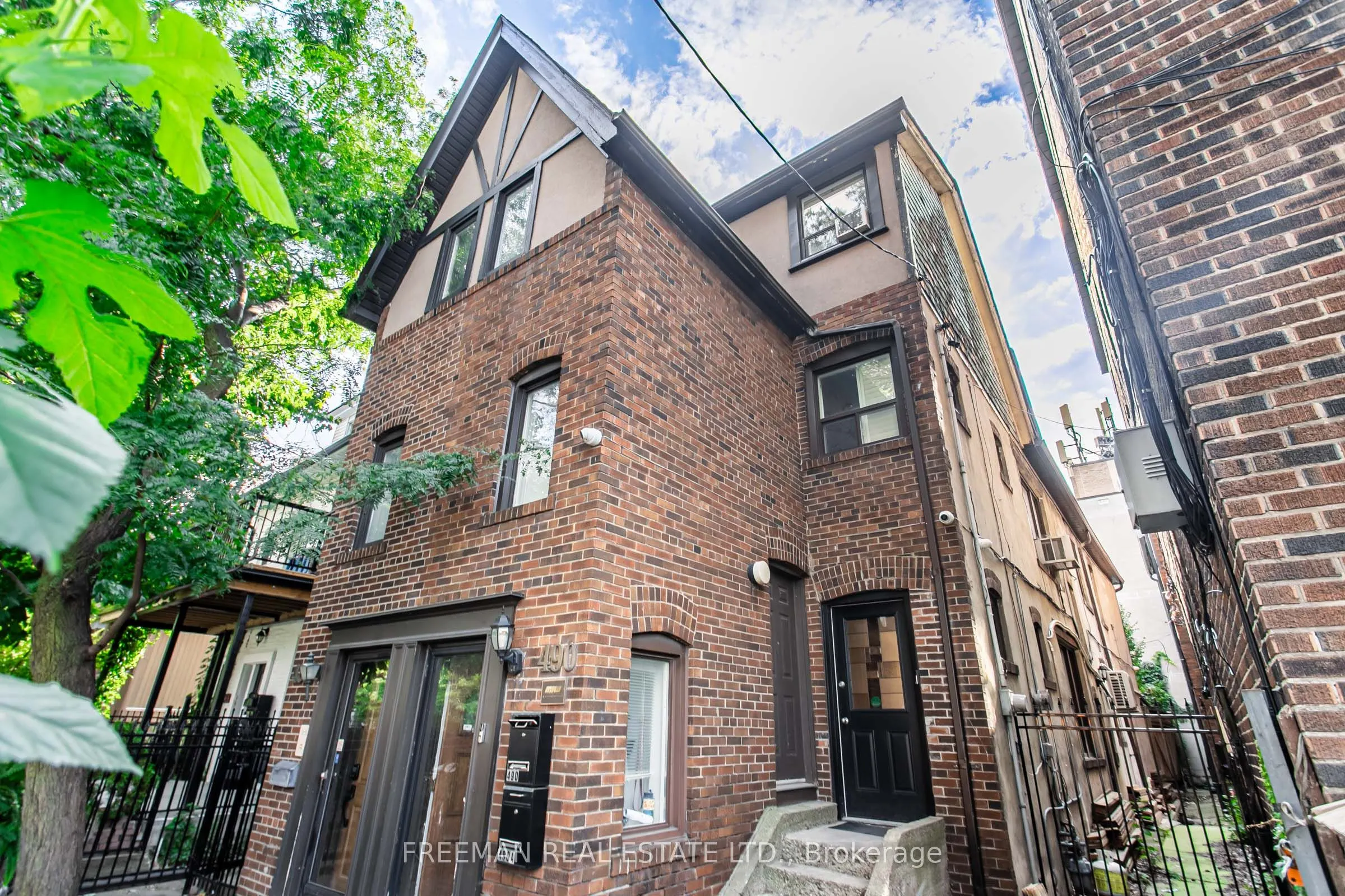 490 Montrose Avenue