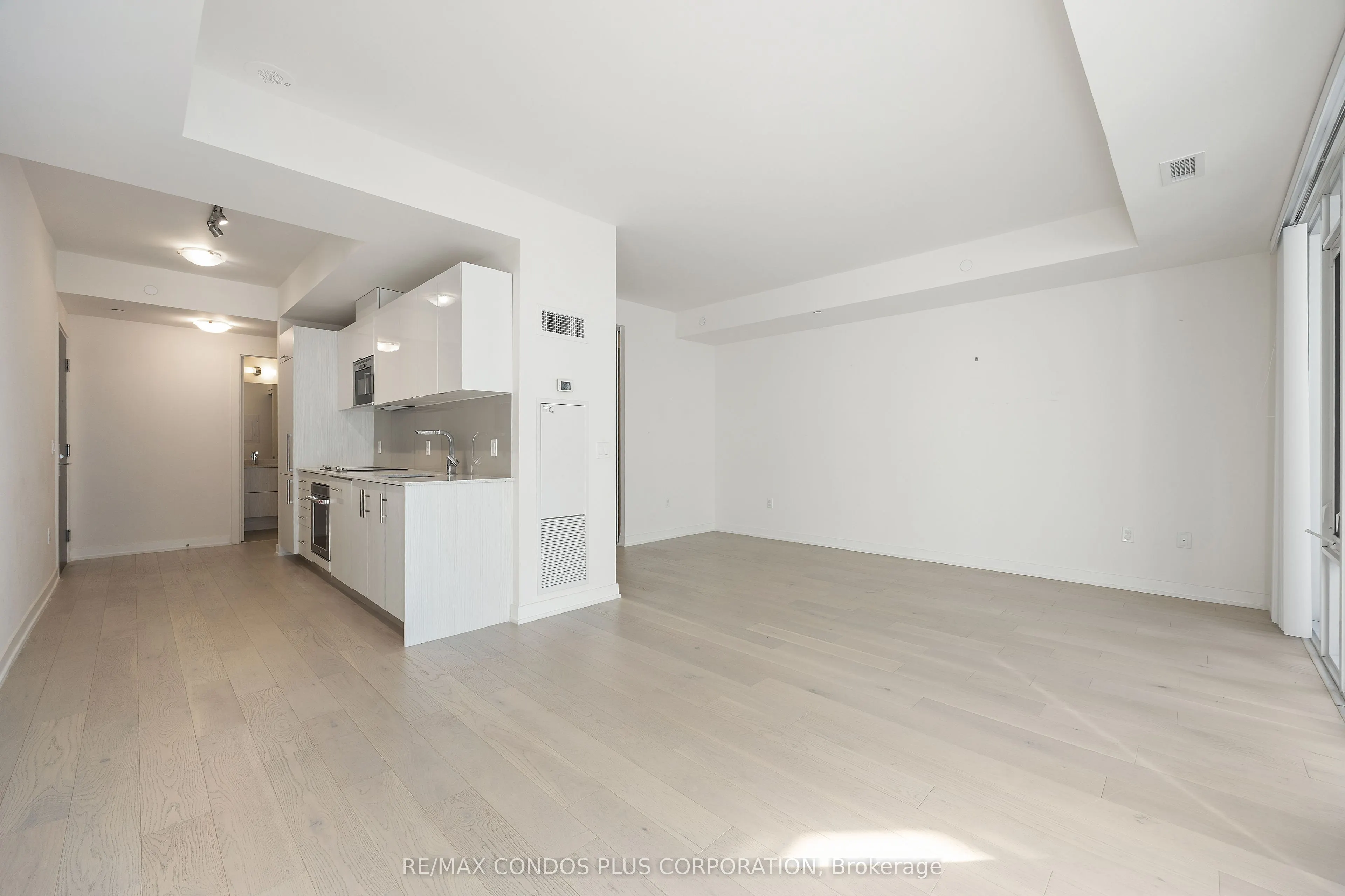 330 Richmond Street W