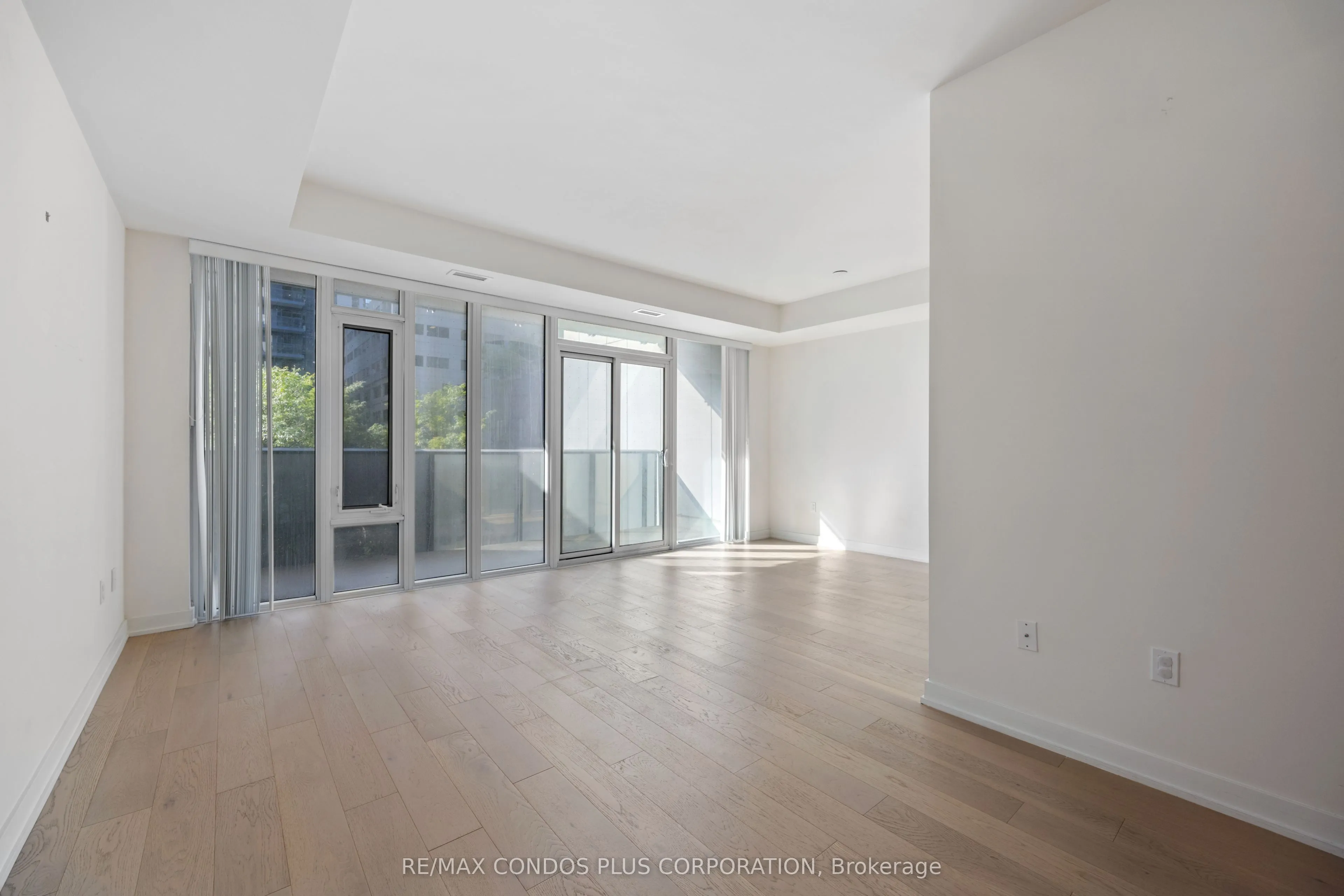 330 Richmond Street W