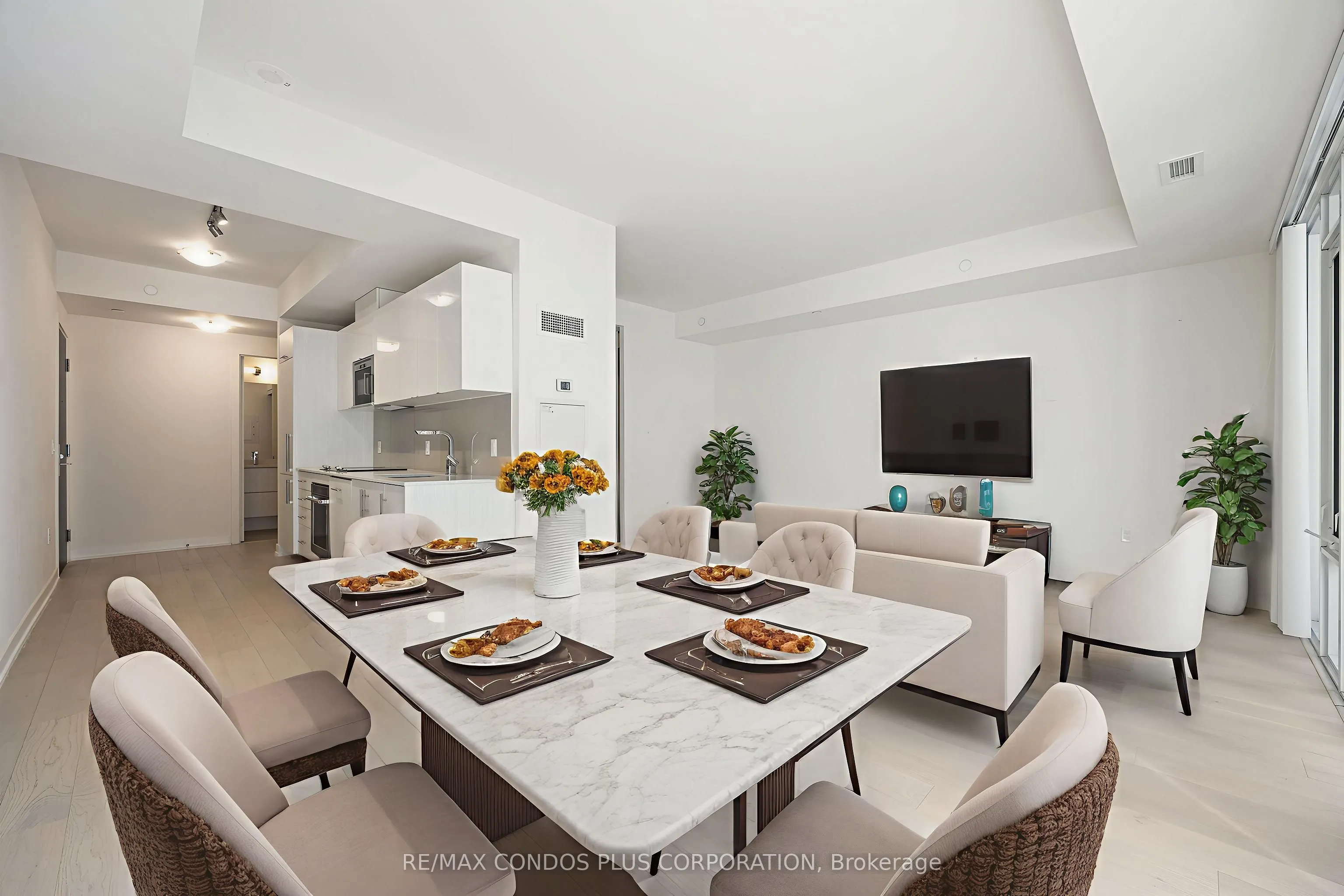 330 Richmond Street W
