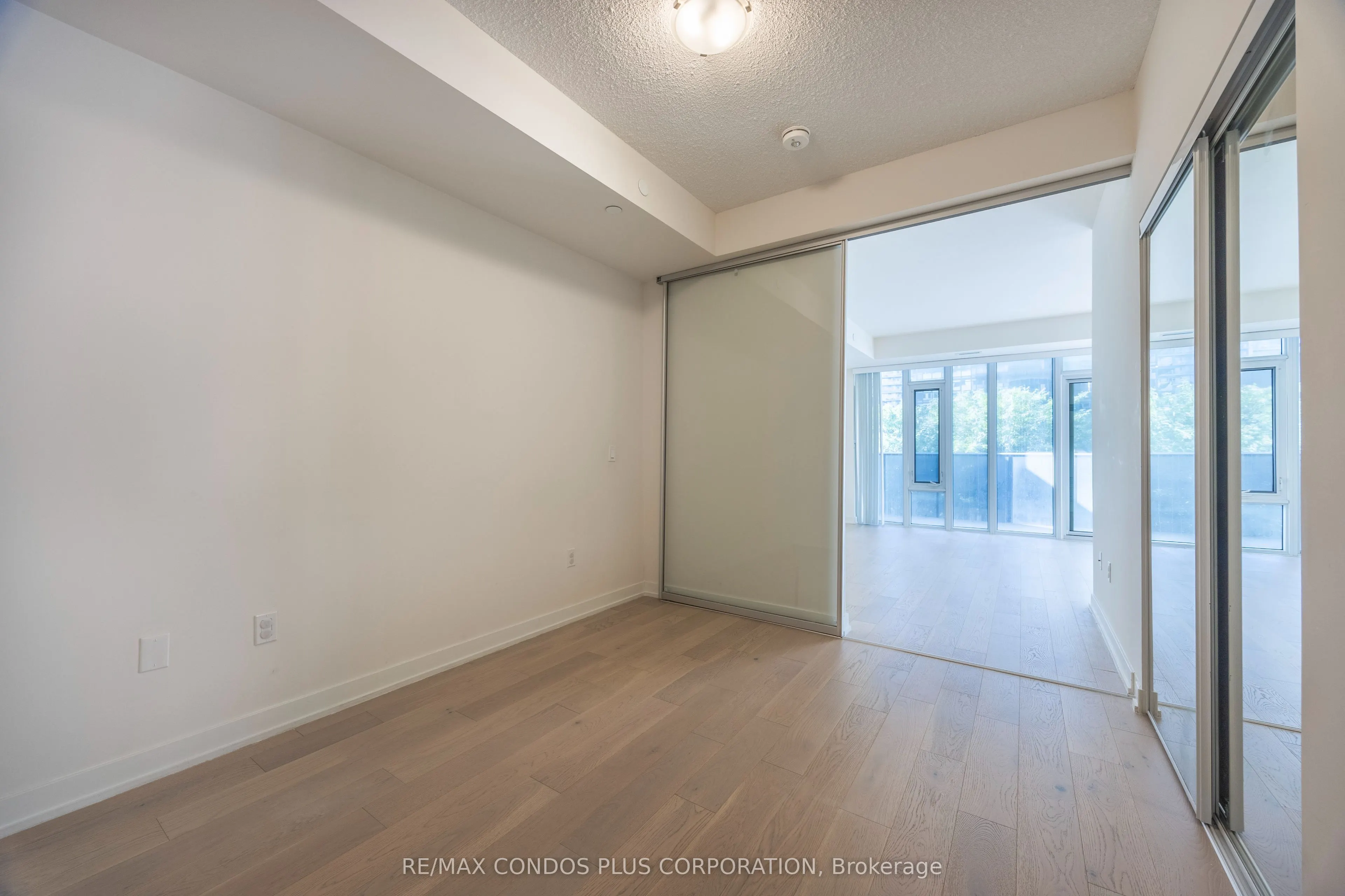 330 Richmond Street W