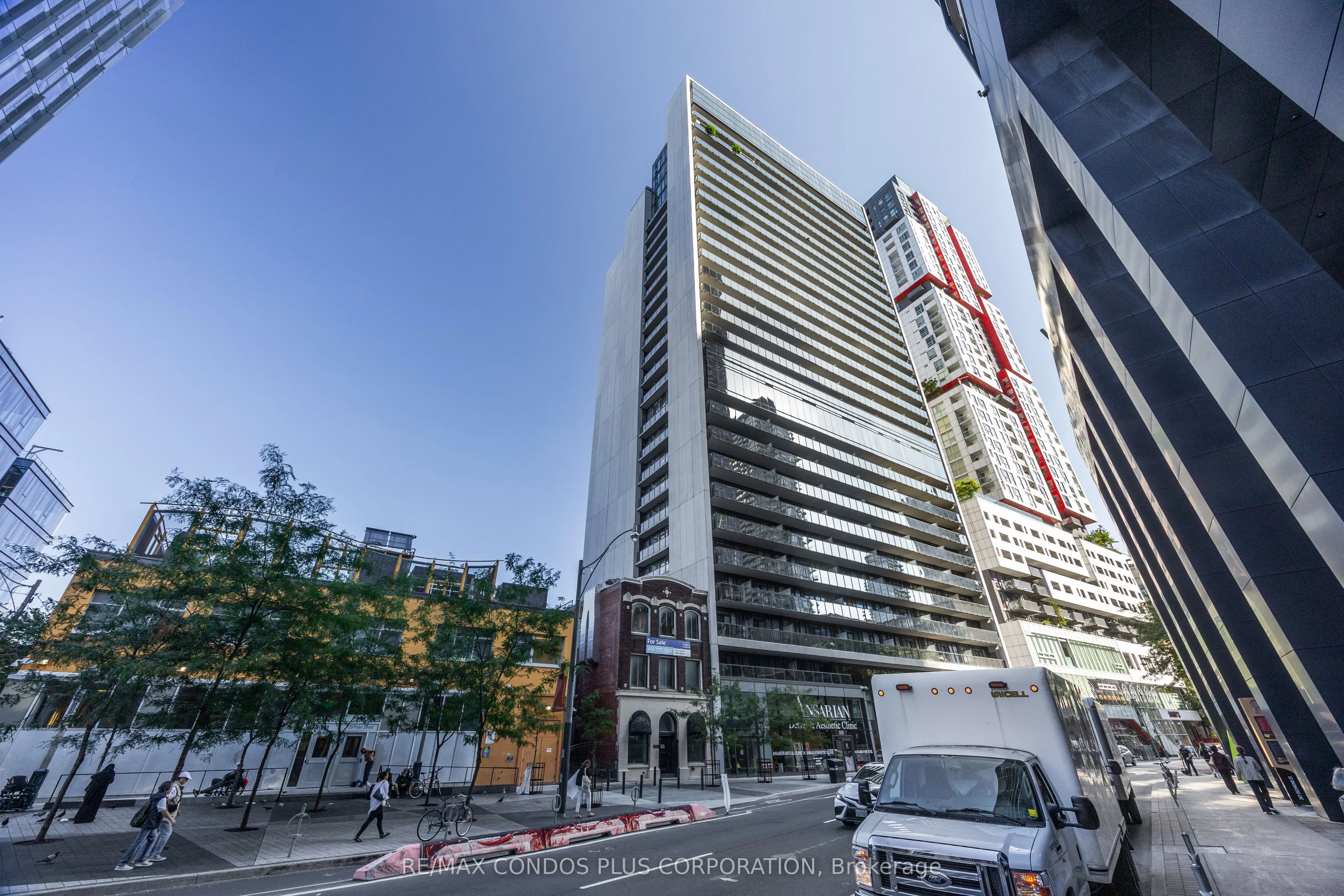 330 Richmond Street W
