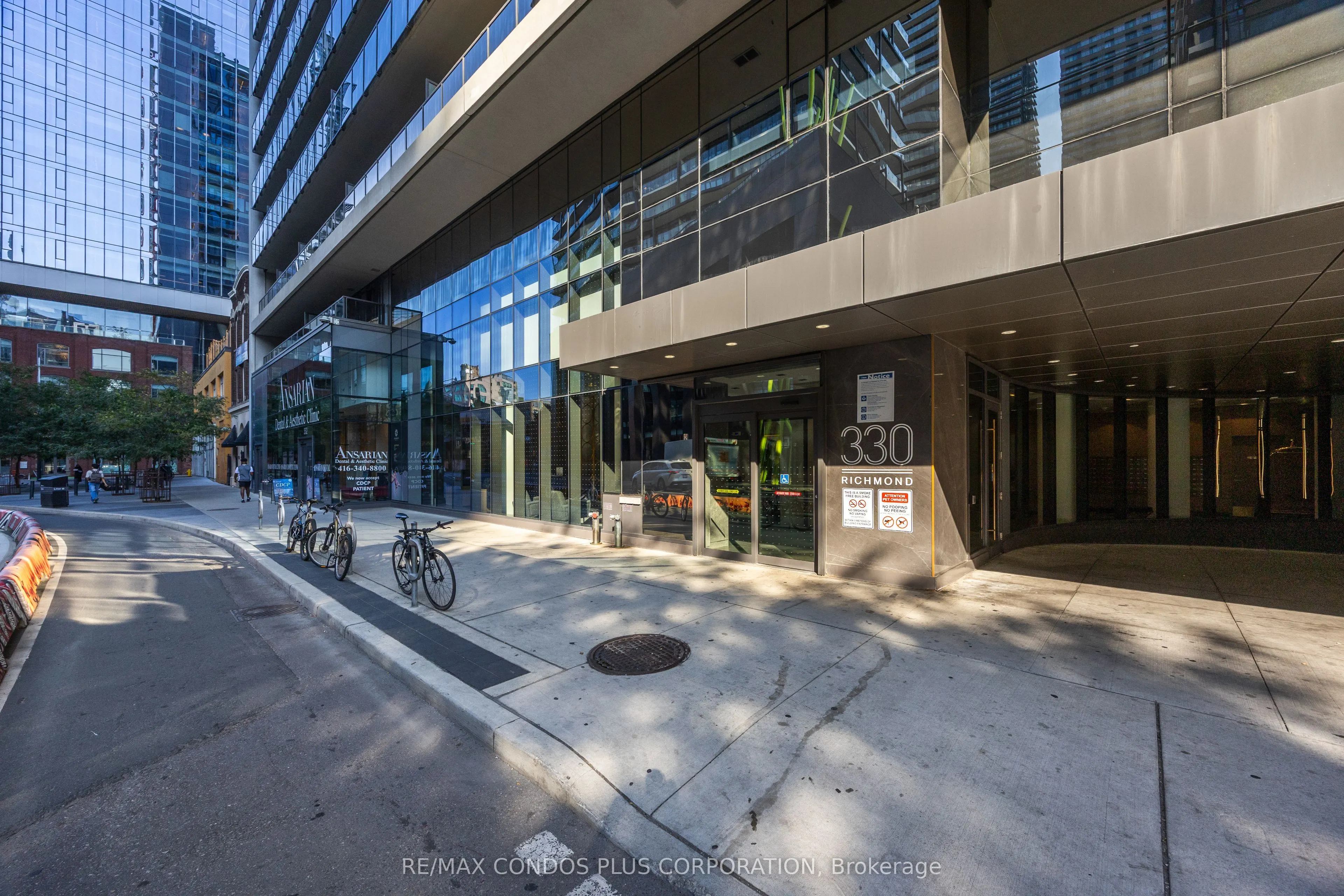 330 Richmond Street W