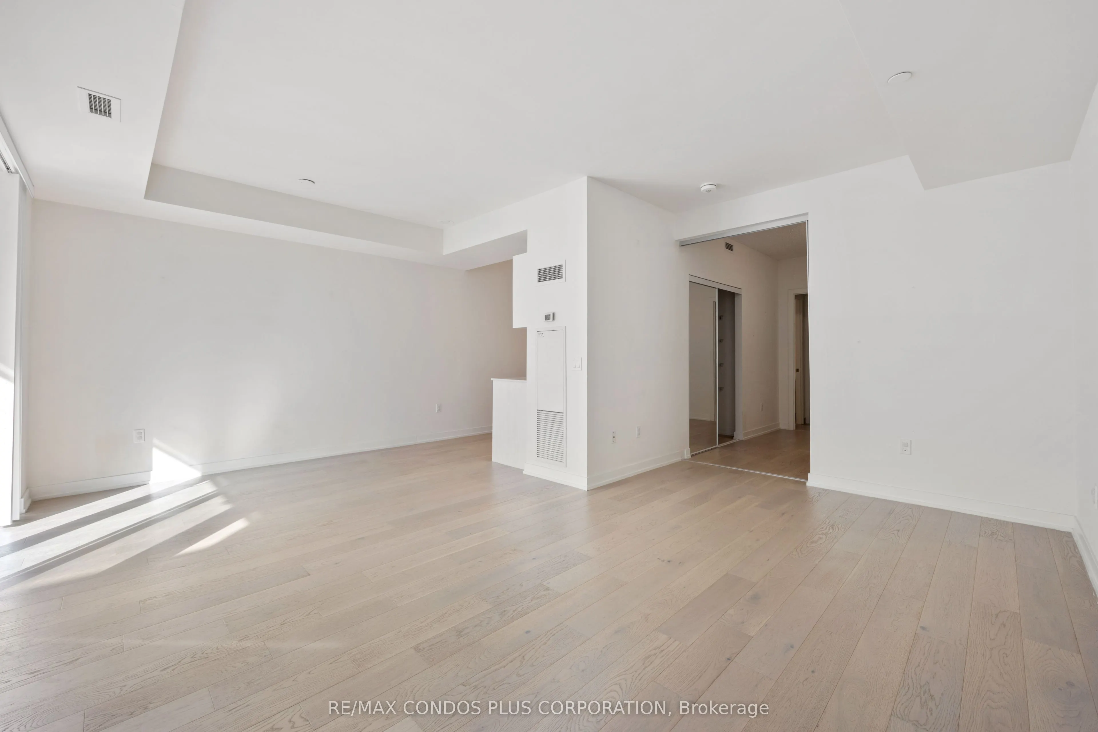 330 Richmond Street W