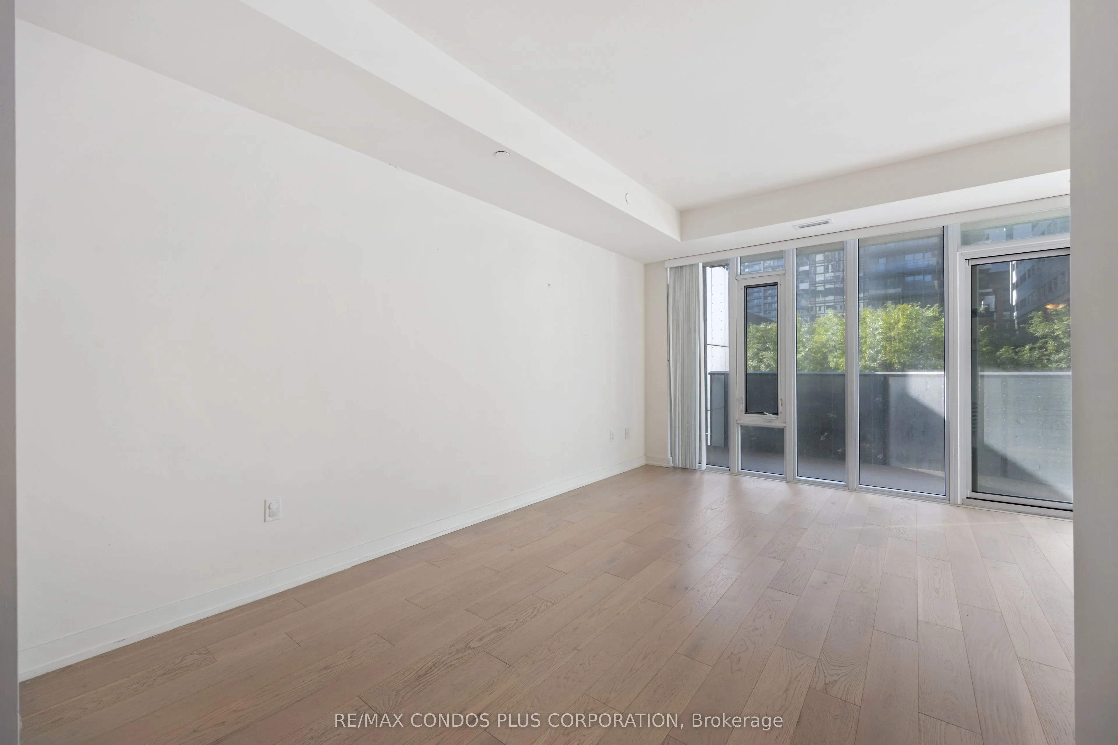 330 Richmond Street W