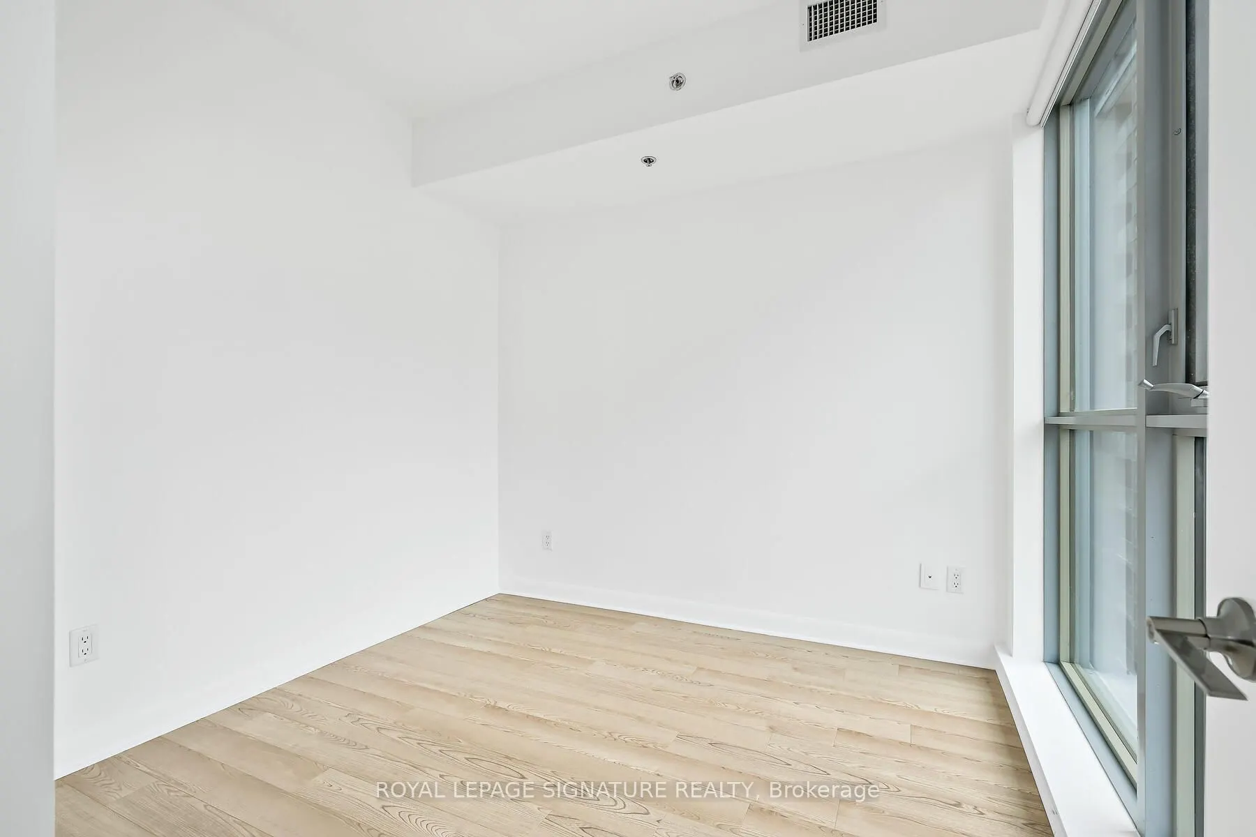 375 King Street W, #1802