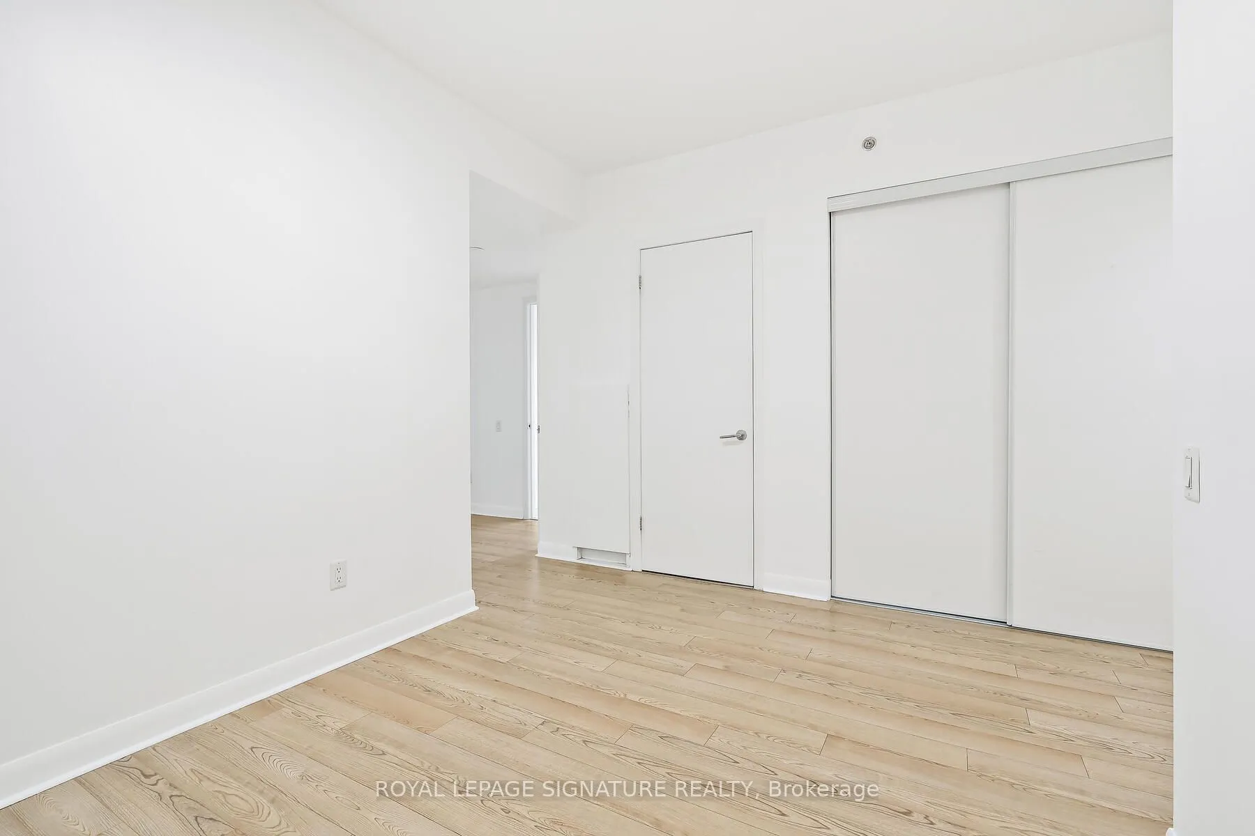 375 King Street W, #1802