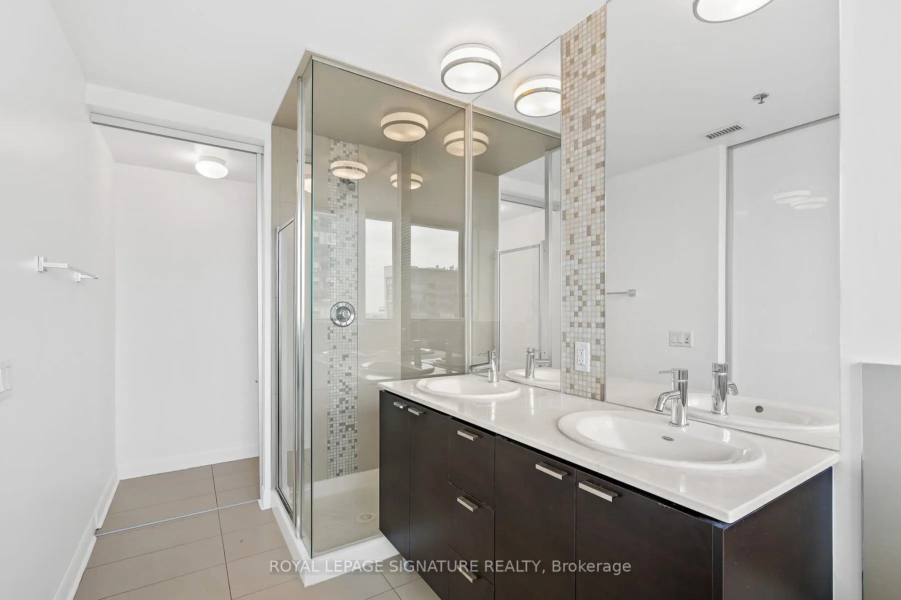 375 King Street W, #1802
