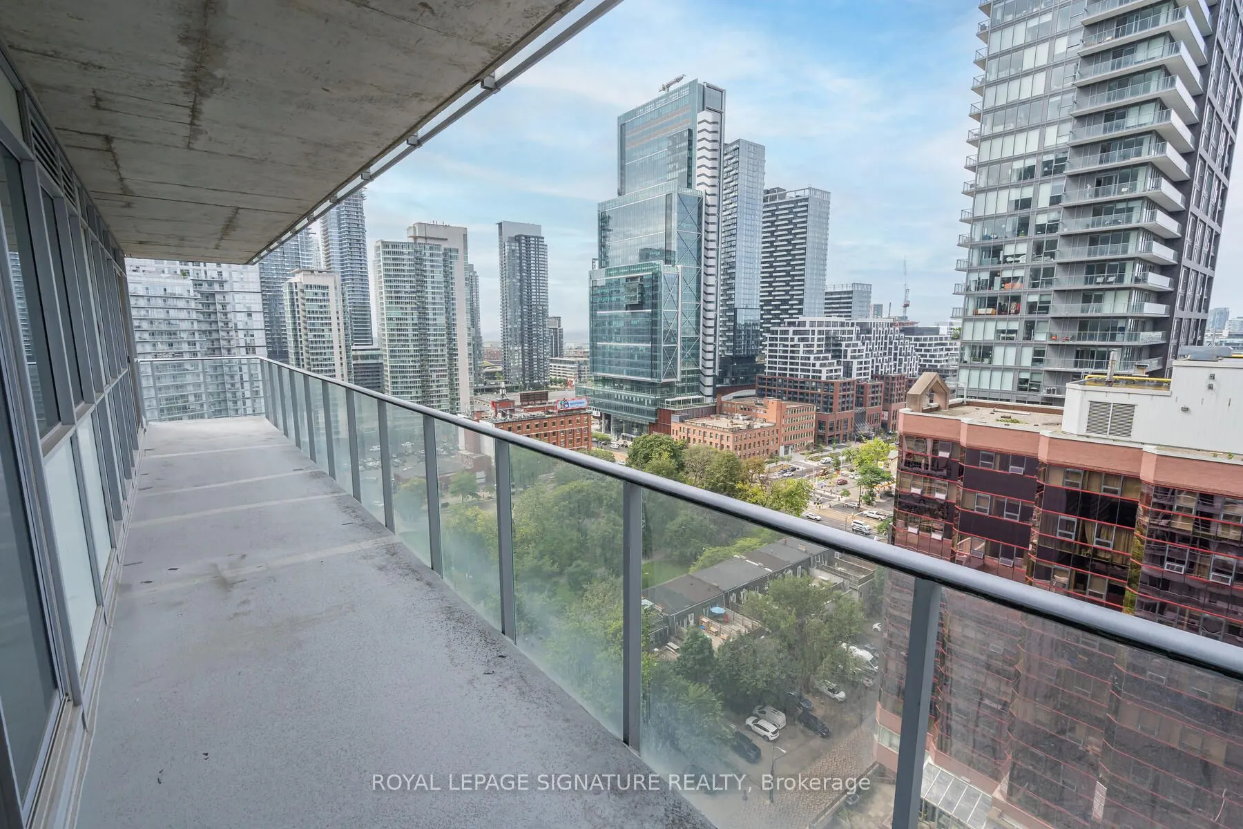 375 King Street W, #1802