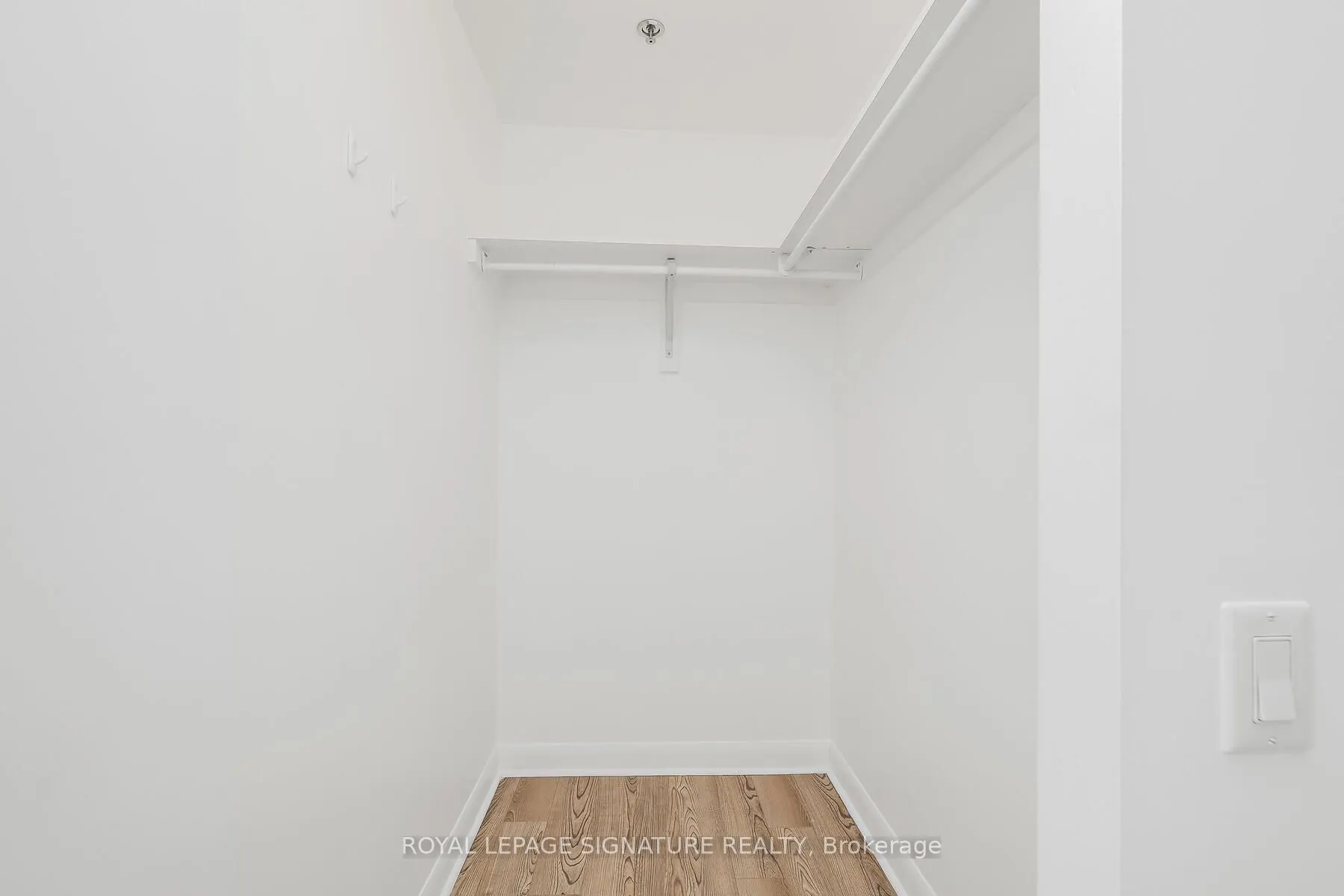 375 King Street W, #1802
