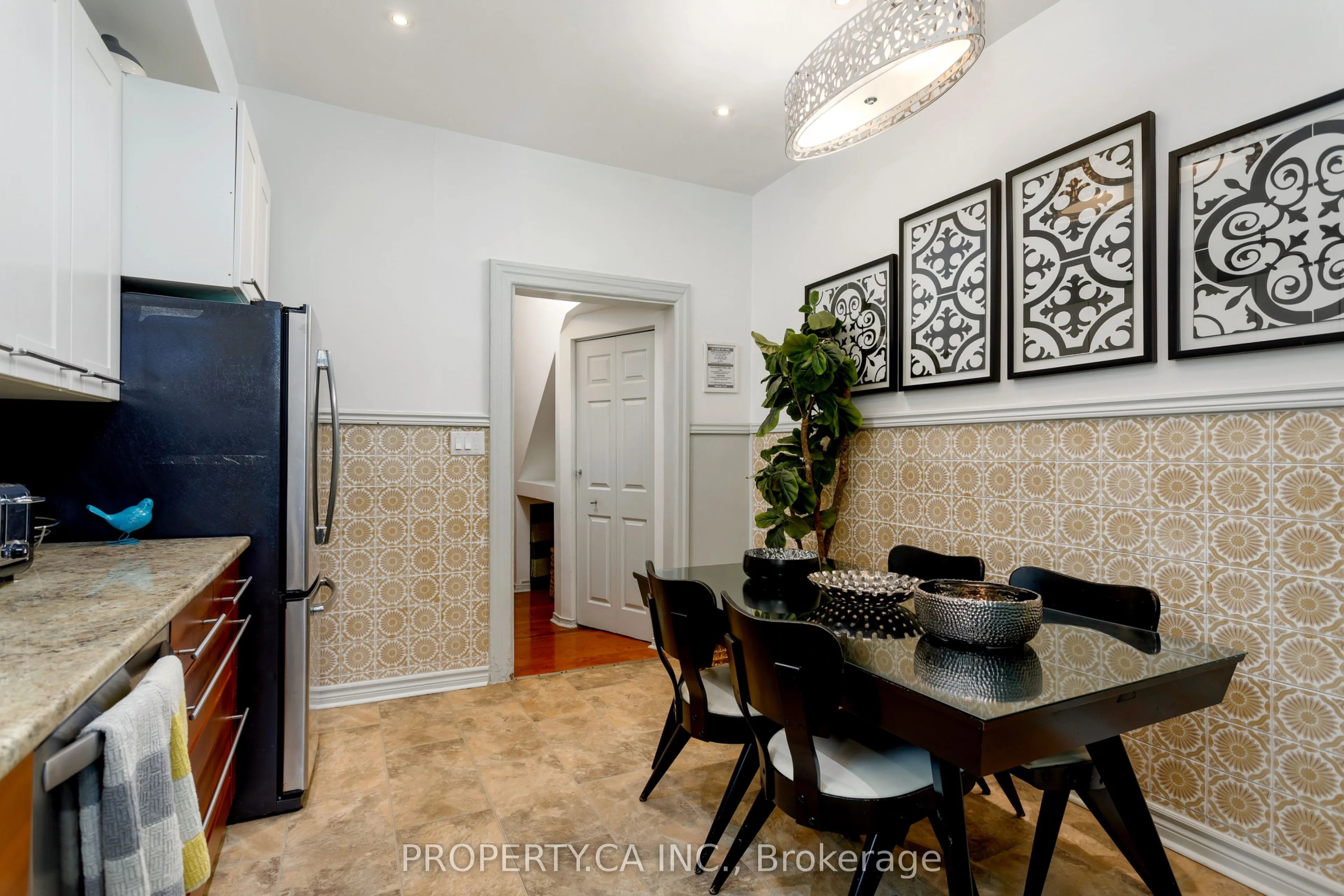 458 Roxton Road