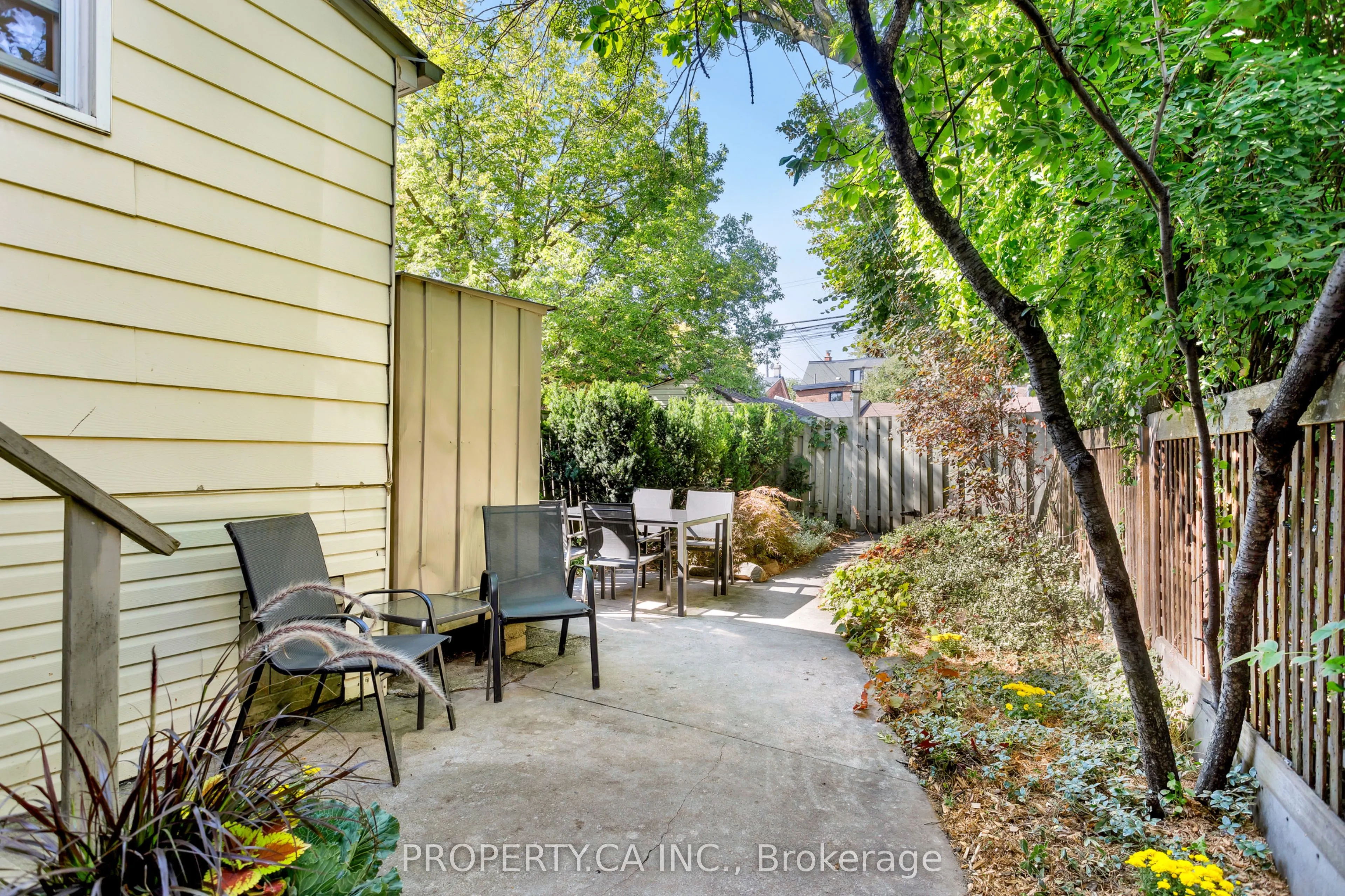 458 Roxton Road