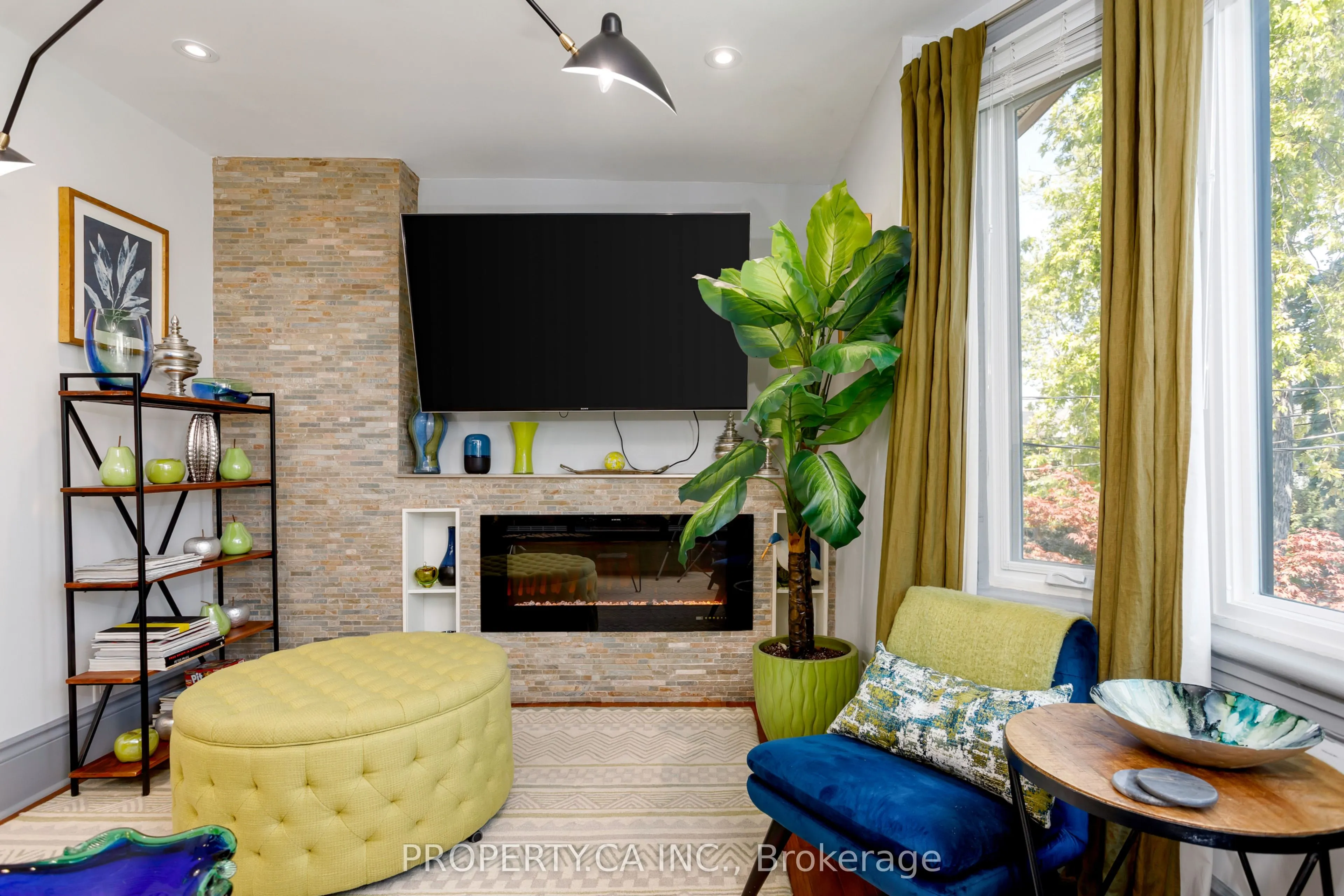 458 Roxton Road