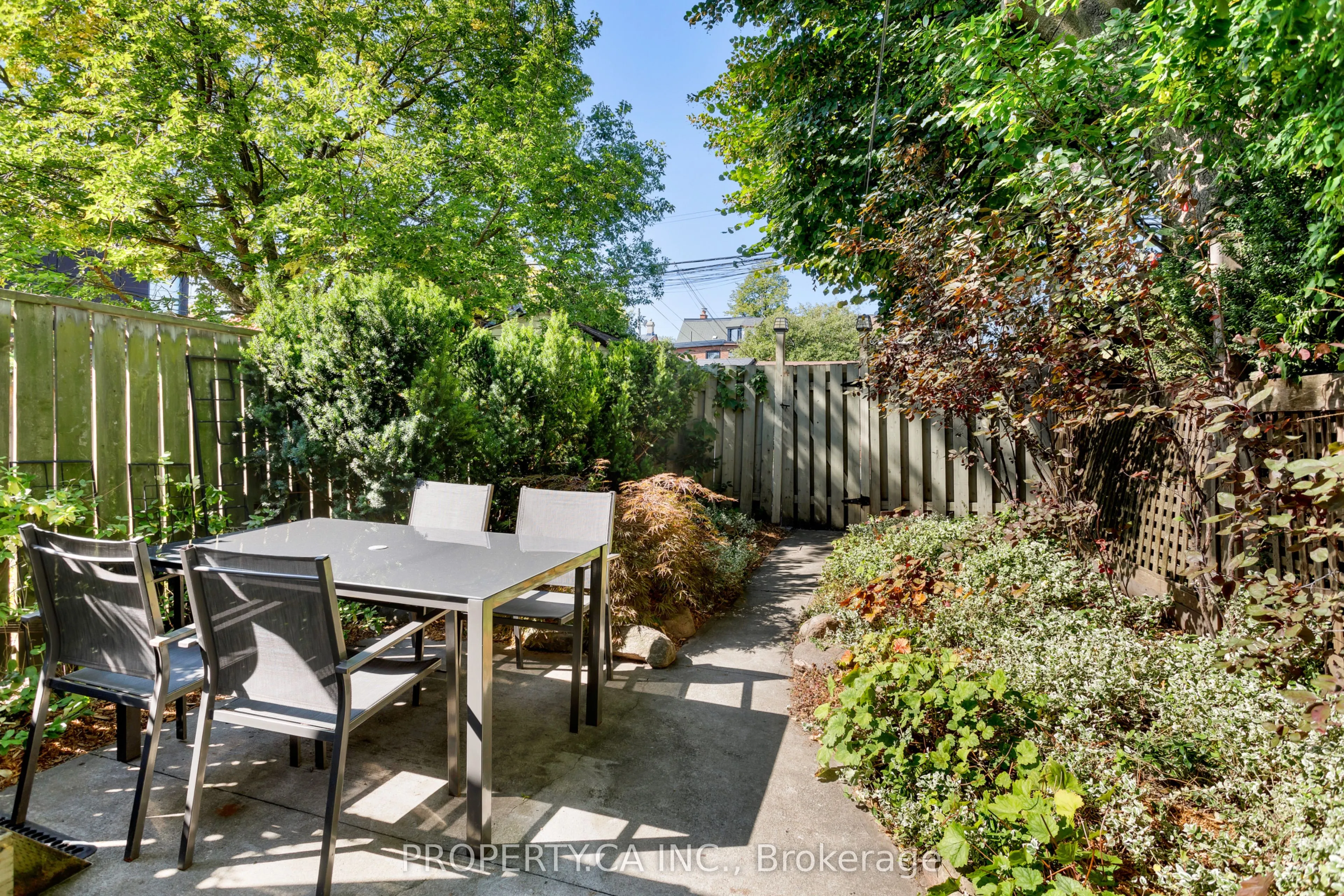 458 Roxton Road