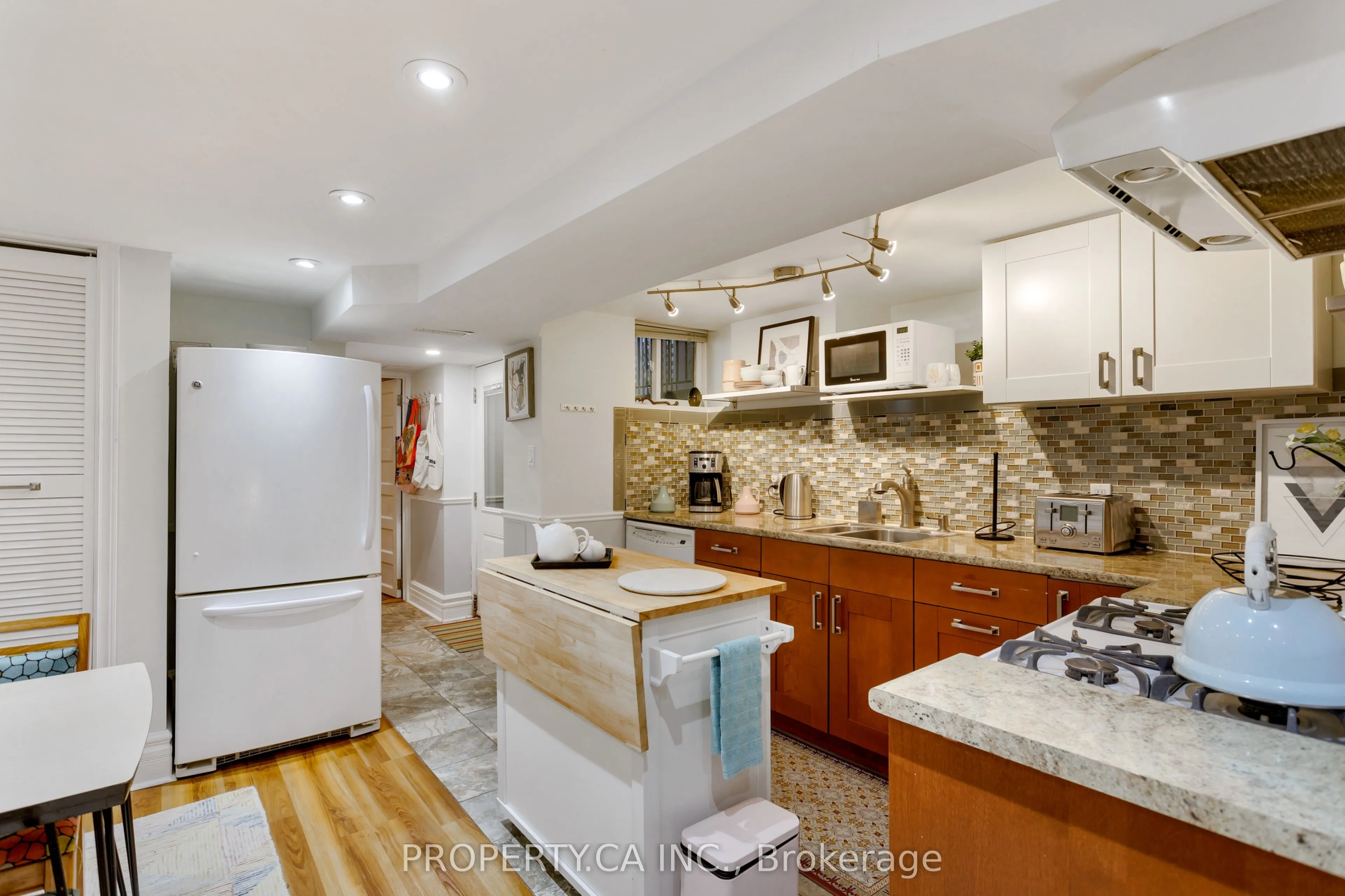 458 Roxton Road