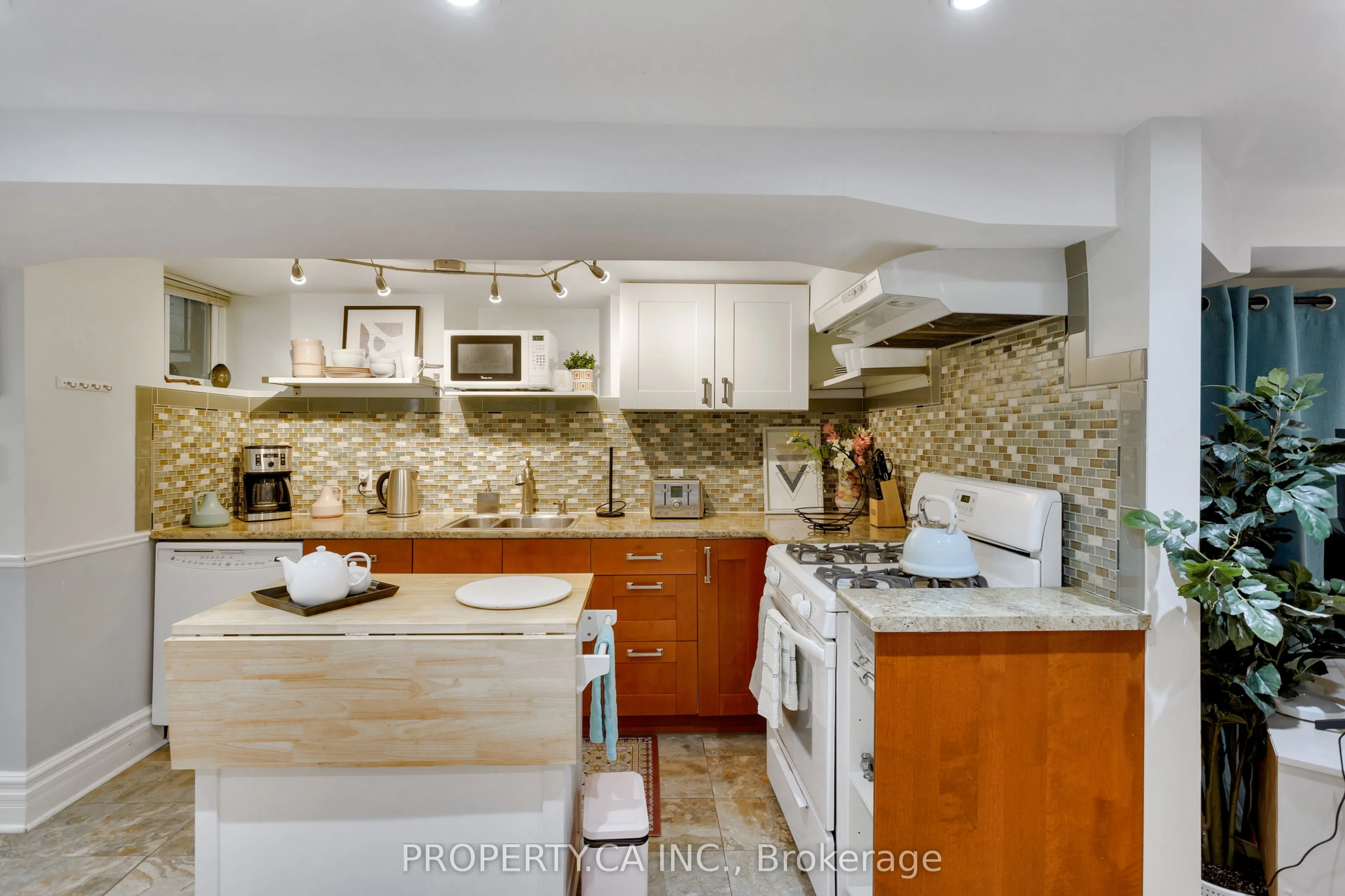 458 Roxton Road