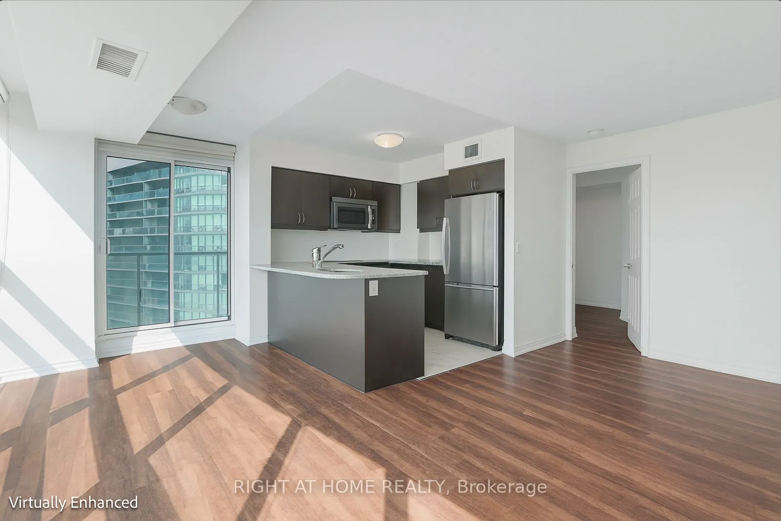 19 Grand Trunk Crescent, #3702
