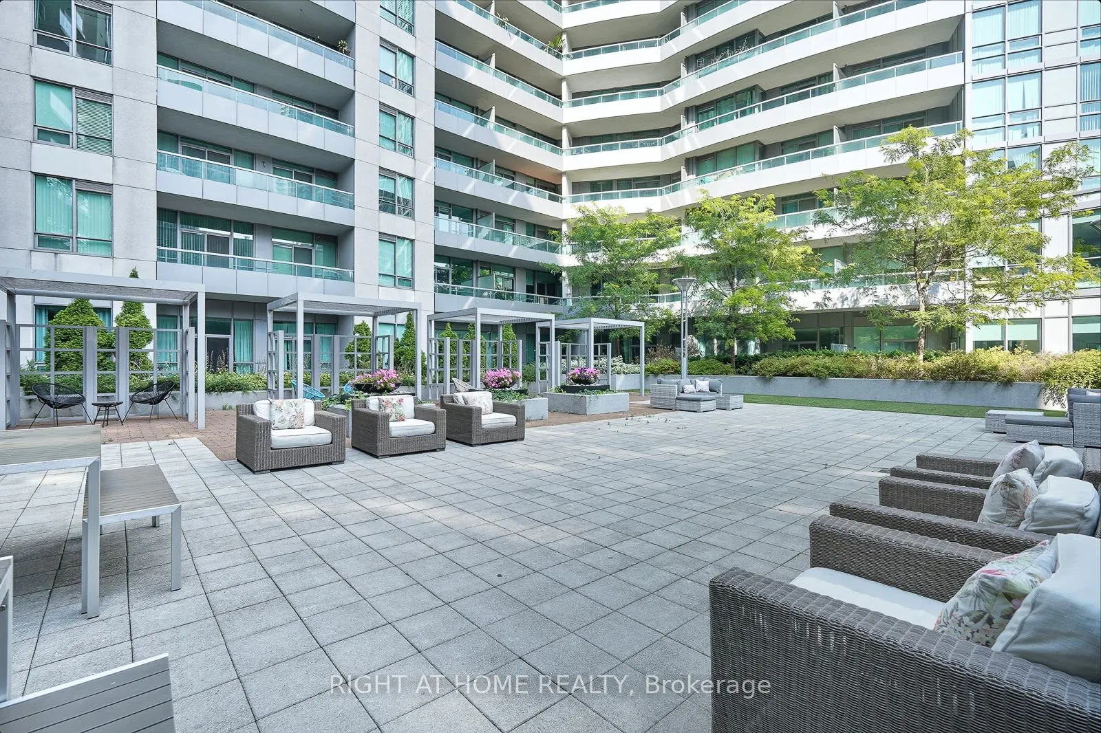 19 Grand Trunk Crescent, #3702