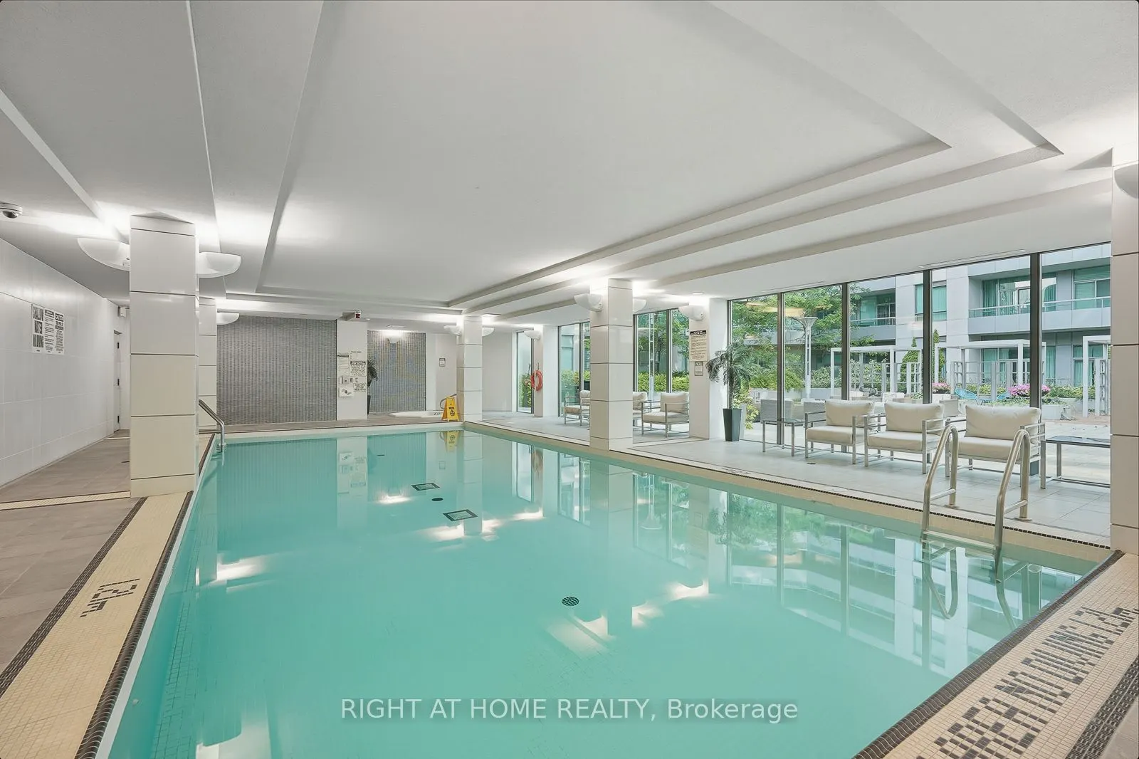 19 Grand Trunk Crescent, #3702
