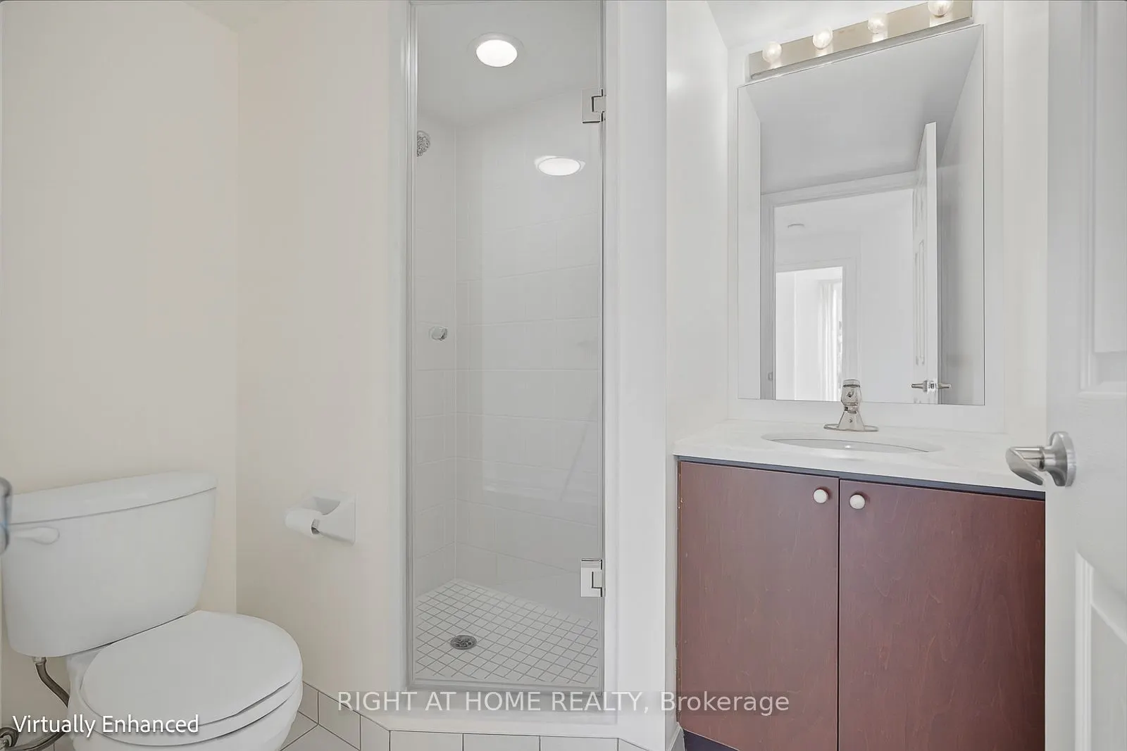 19 Grand Trunk Crescent, #3702