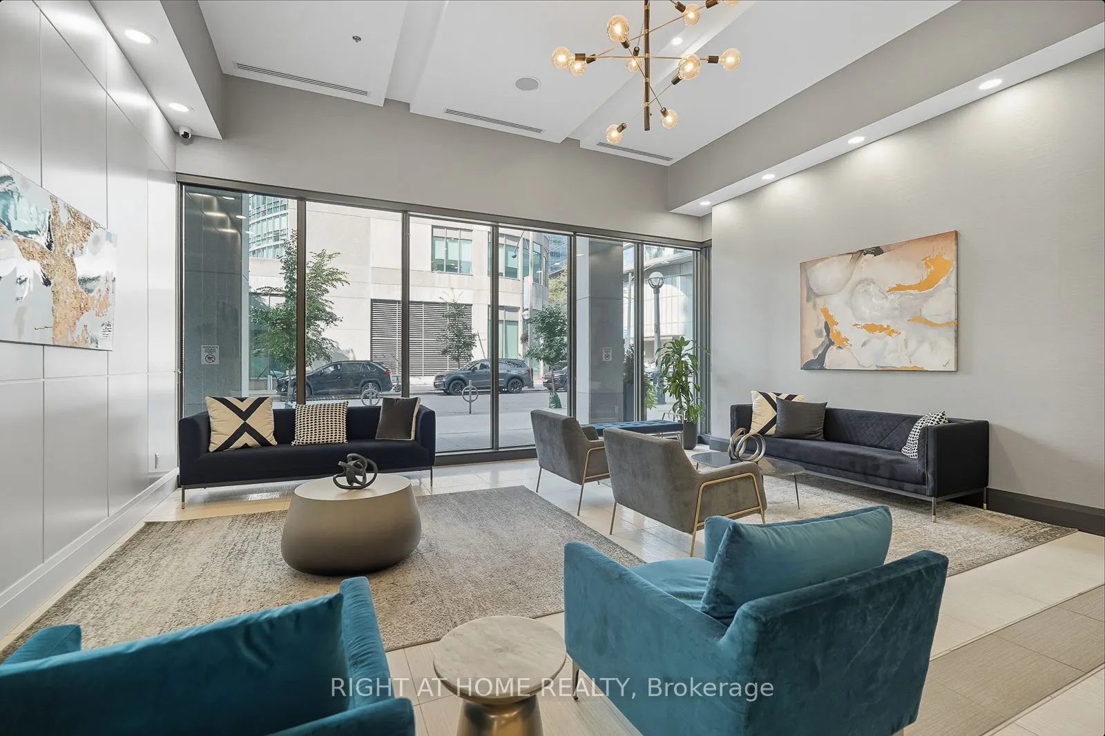 19 Grand Trunk Crescent, #3702