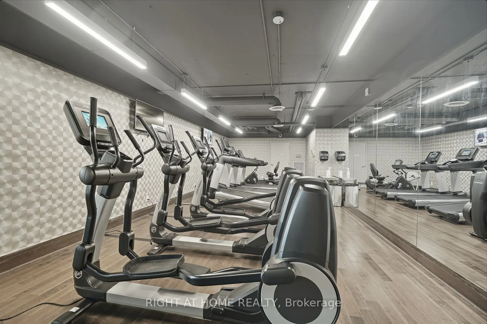 19 Grand Trunk Crescent, #3702
