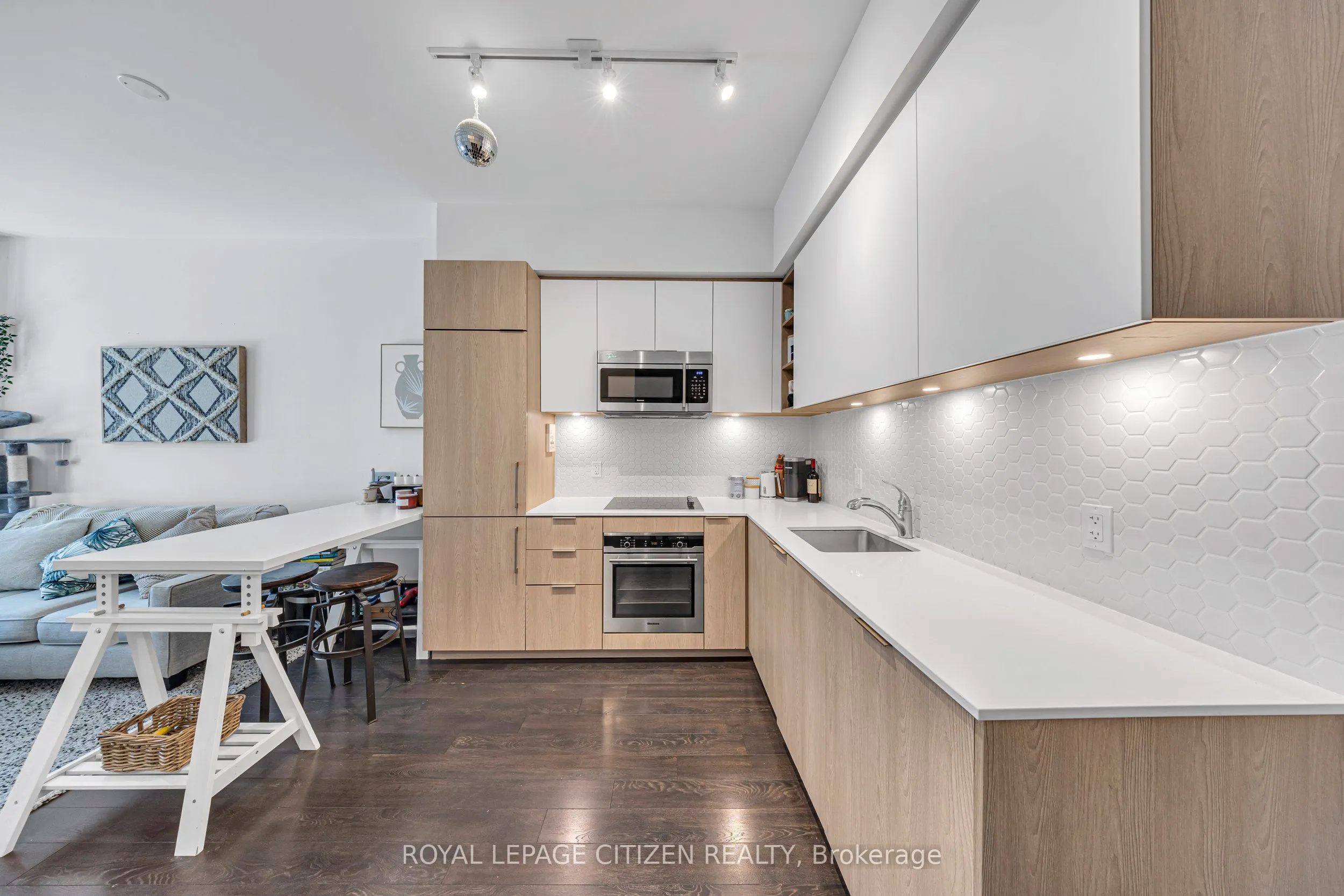50 Ordnance Street E, #418