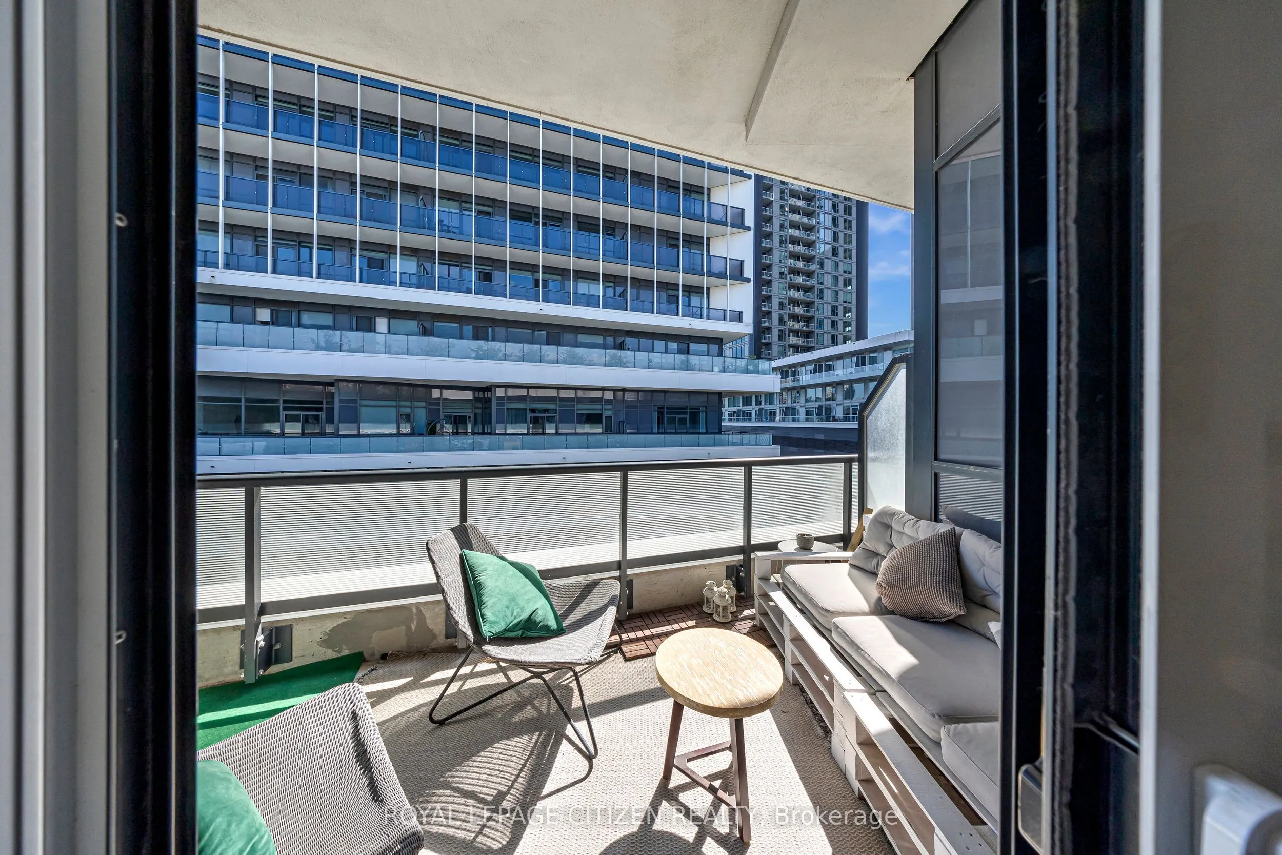 50 Ordnance Street E, #418