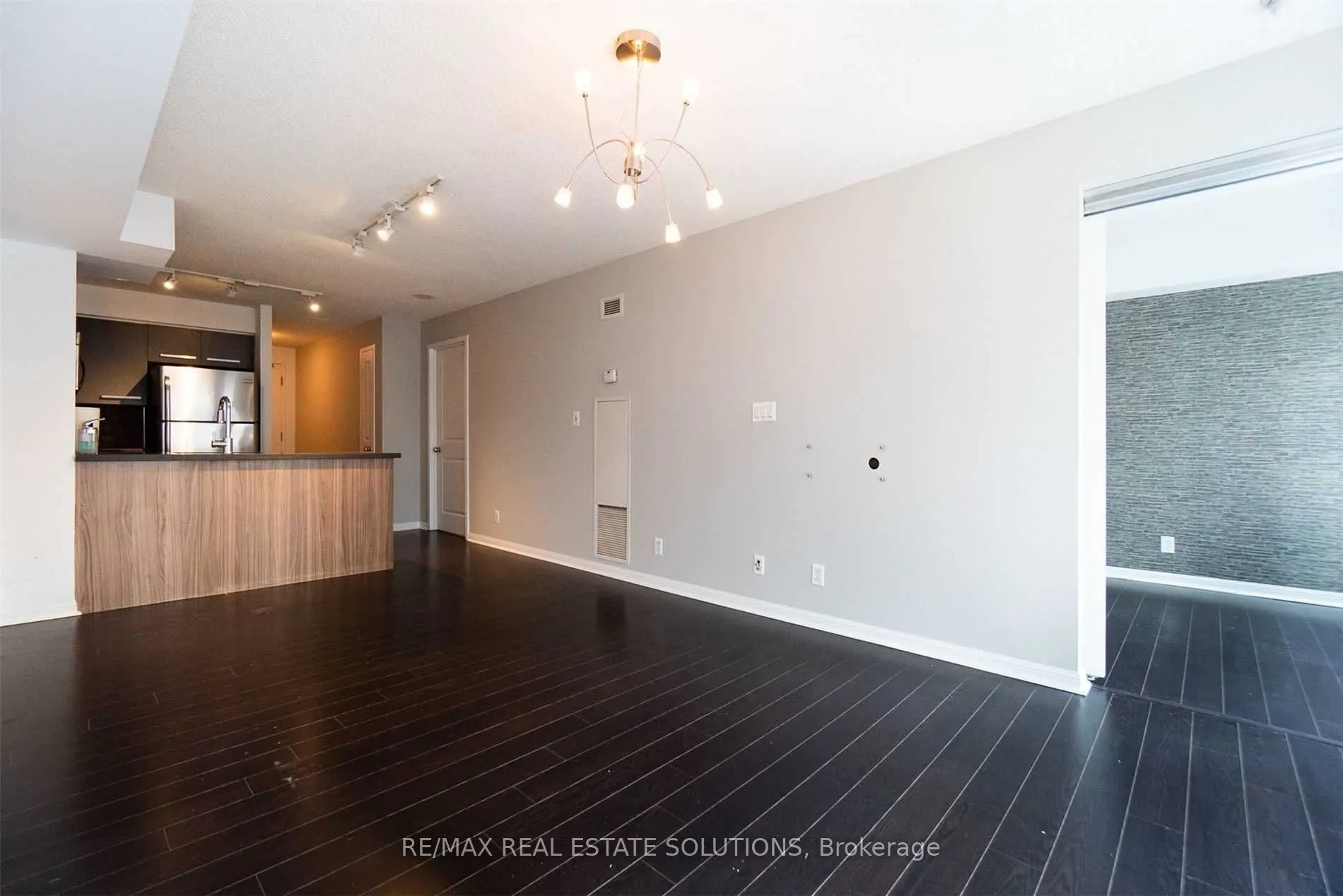 11 St Joseph Street, #401