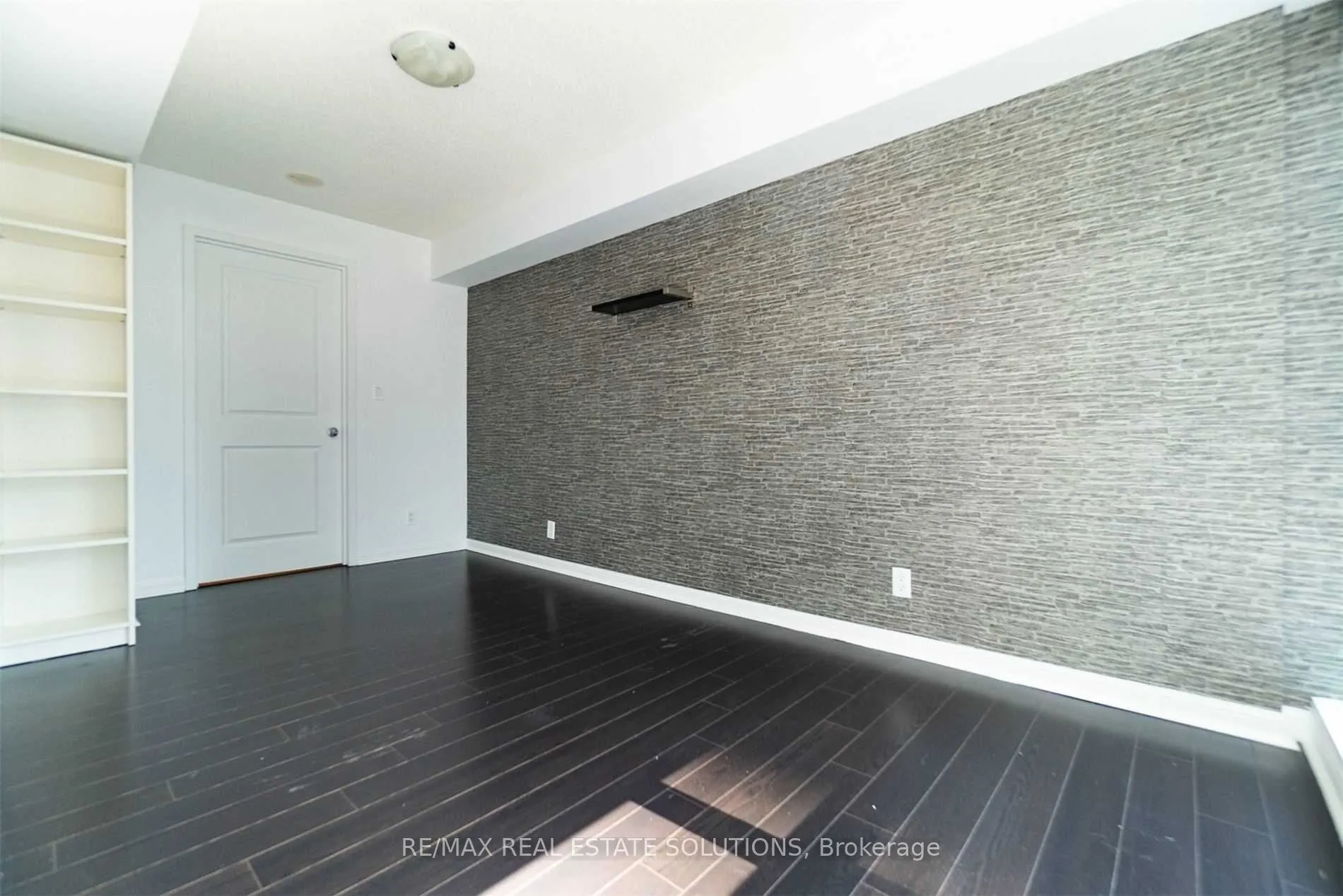 11 St Joseph Street, #401