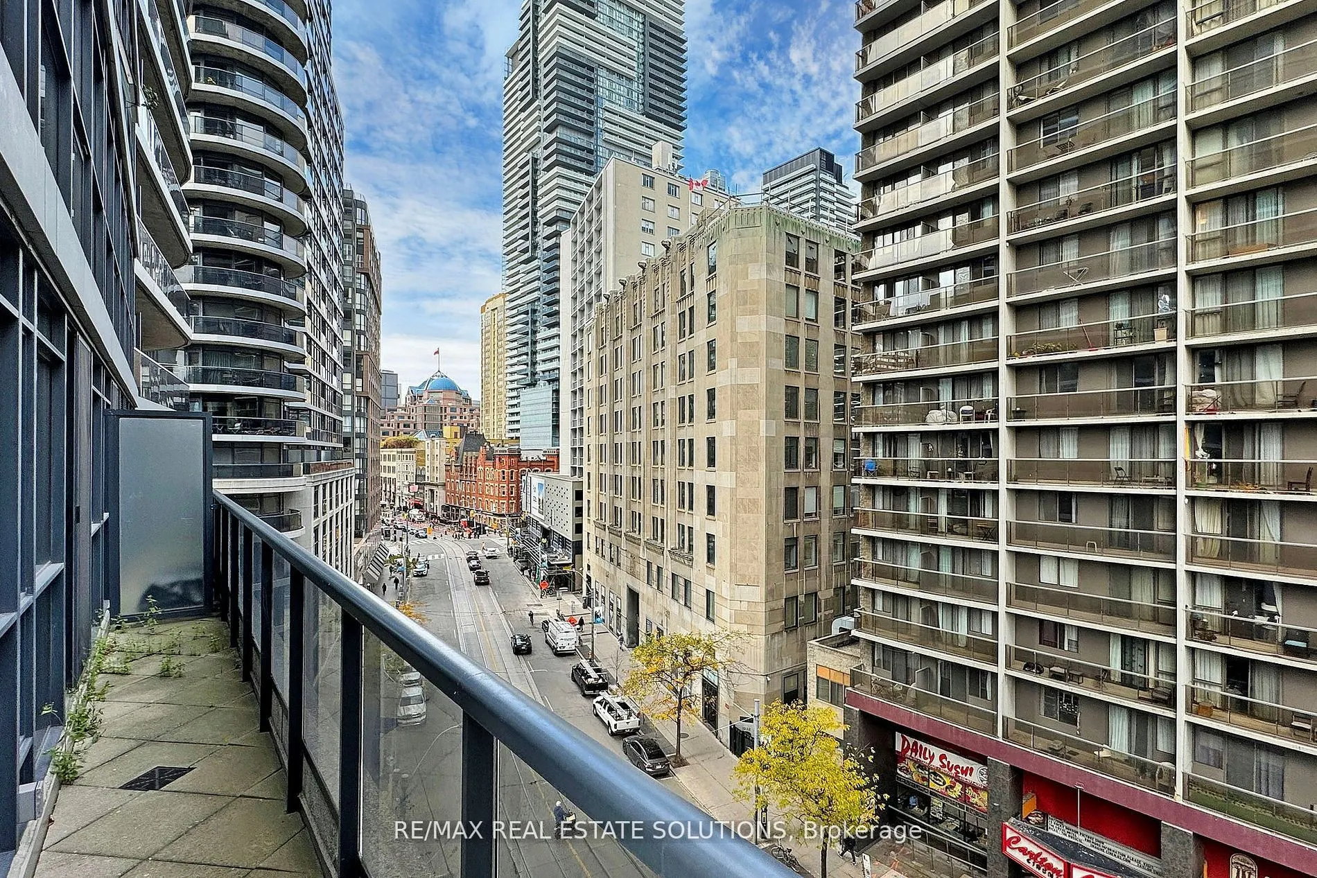 25 Carlton Street, #710