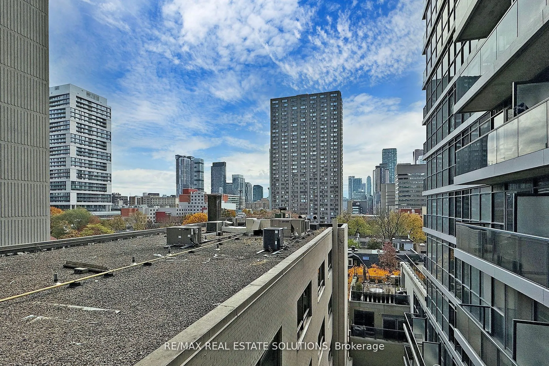 25 Carlton Street, #710