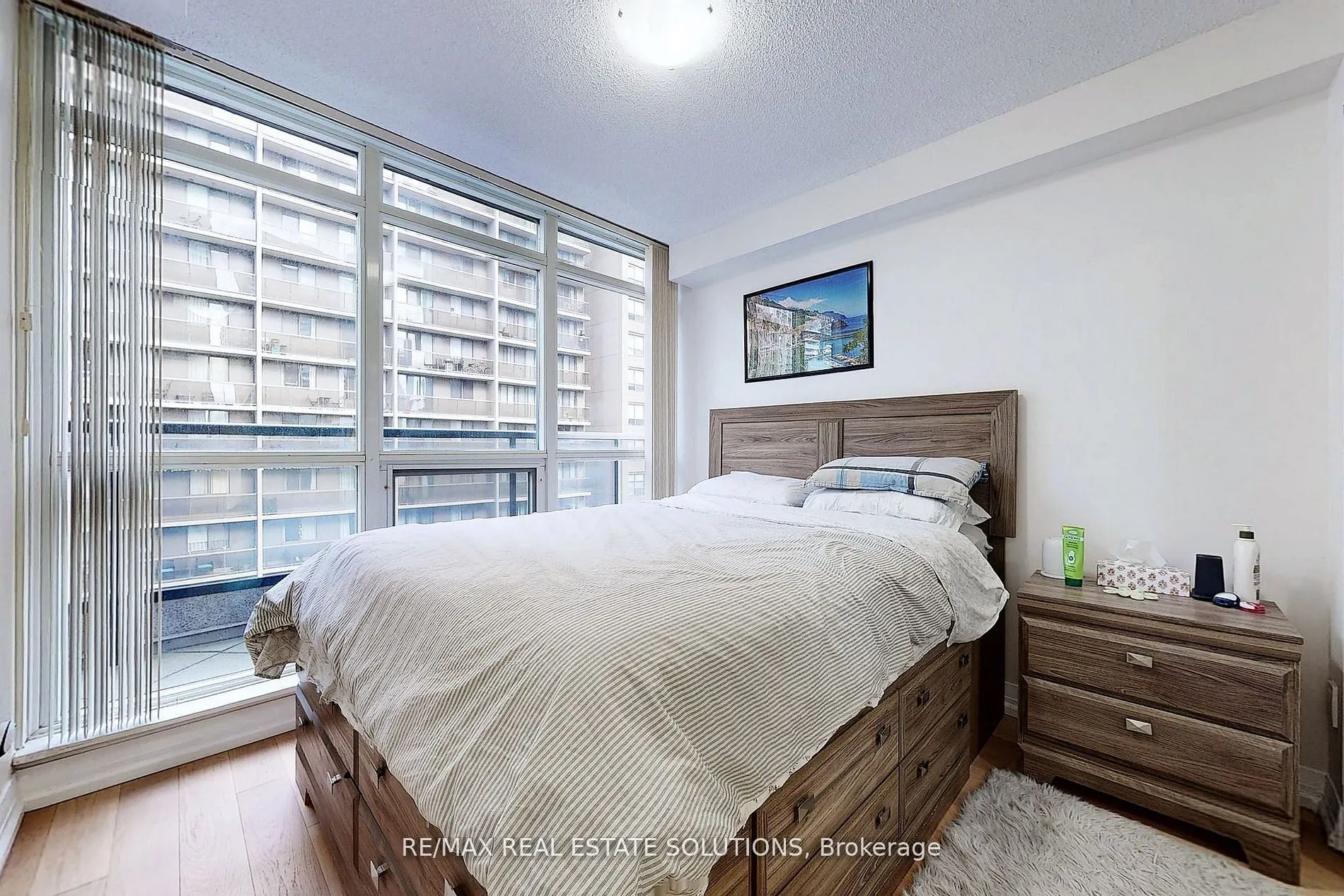 25 Carlton Street, #710