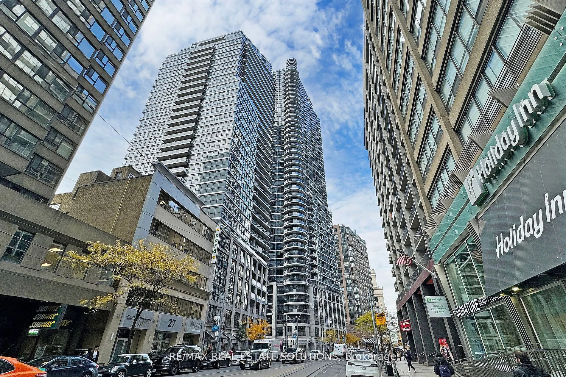 25 Carlton Street, #710