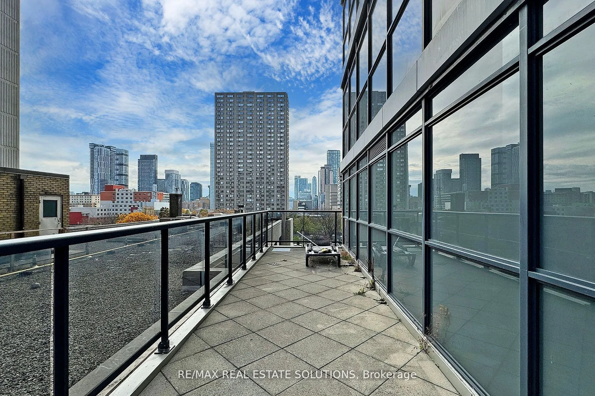 25 Carlton Street, #710