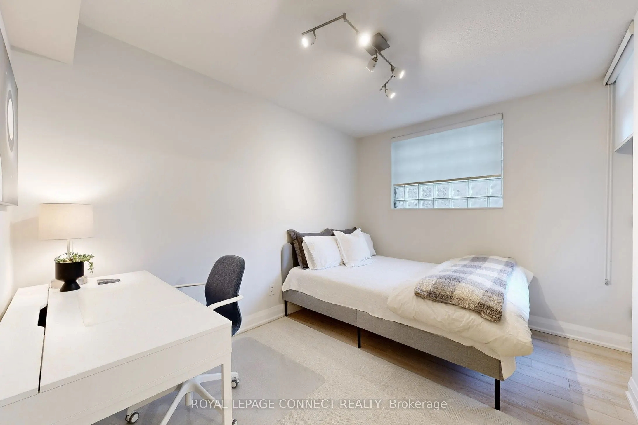 750 Bay Street, #605