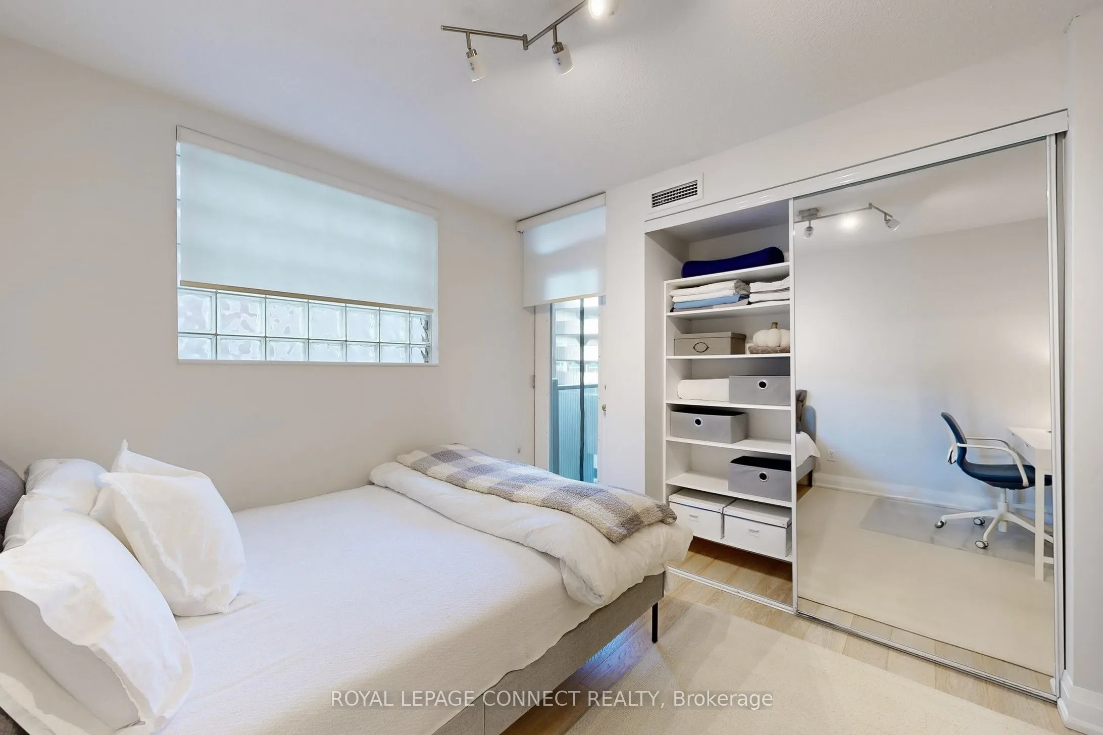 750 Bay Street, #605