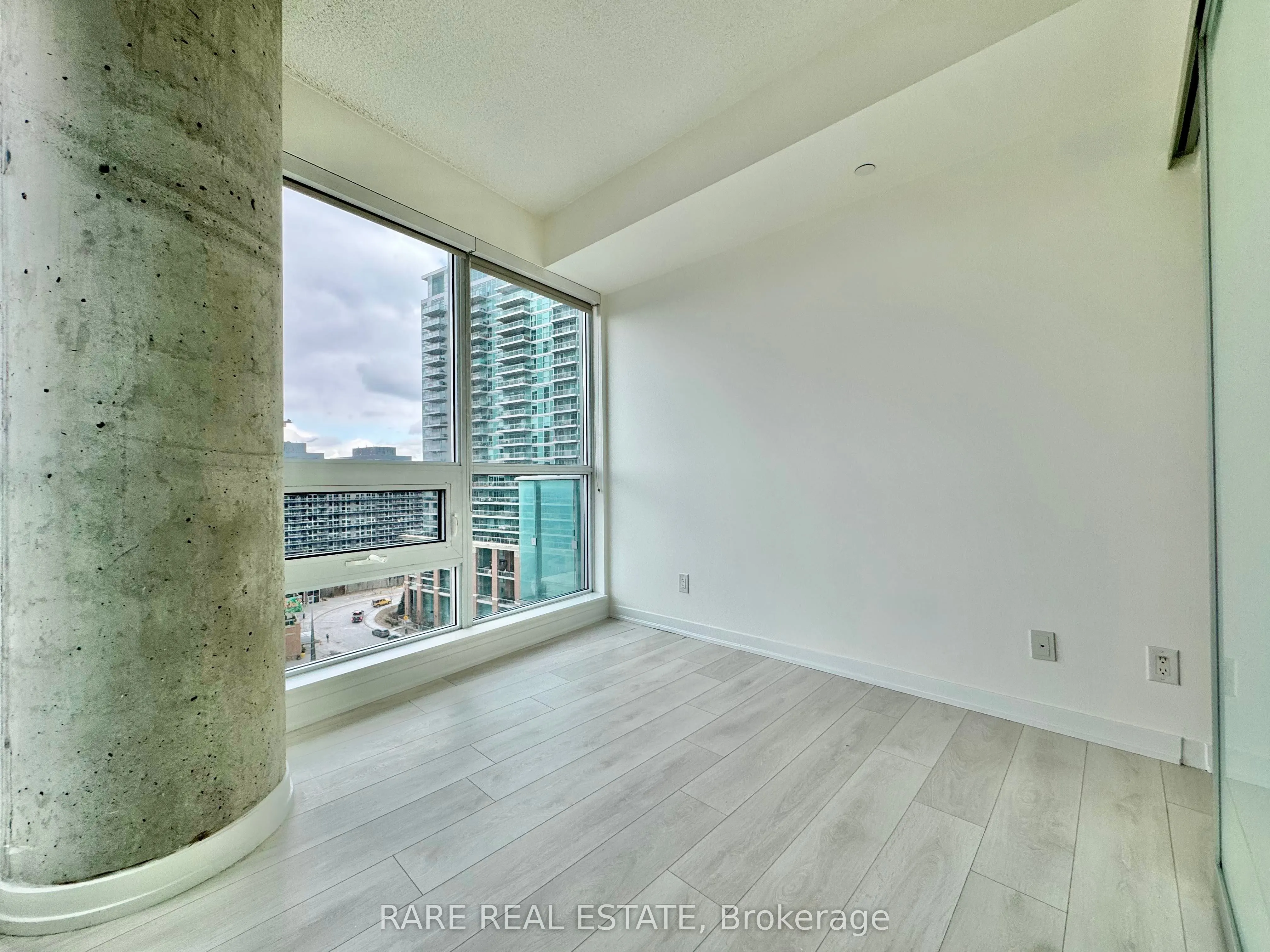150 East Liberty Street, #1112