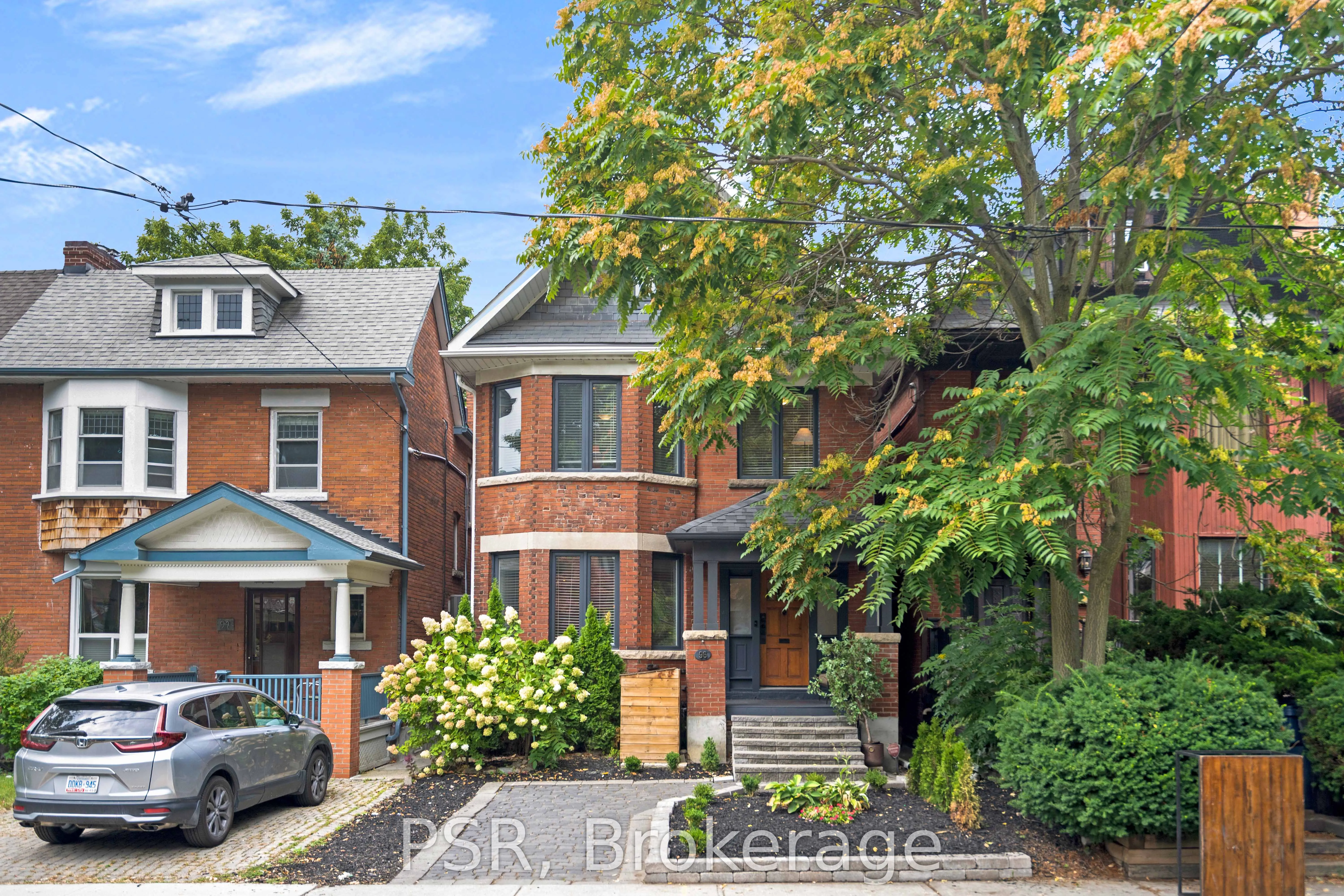 96 Hilton Avenue