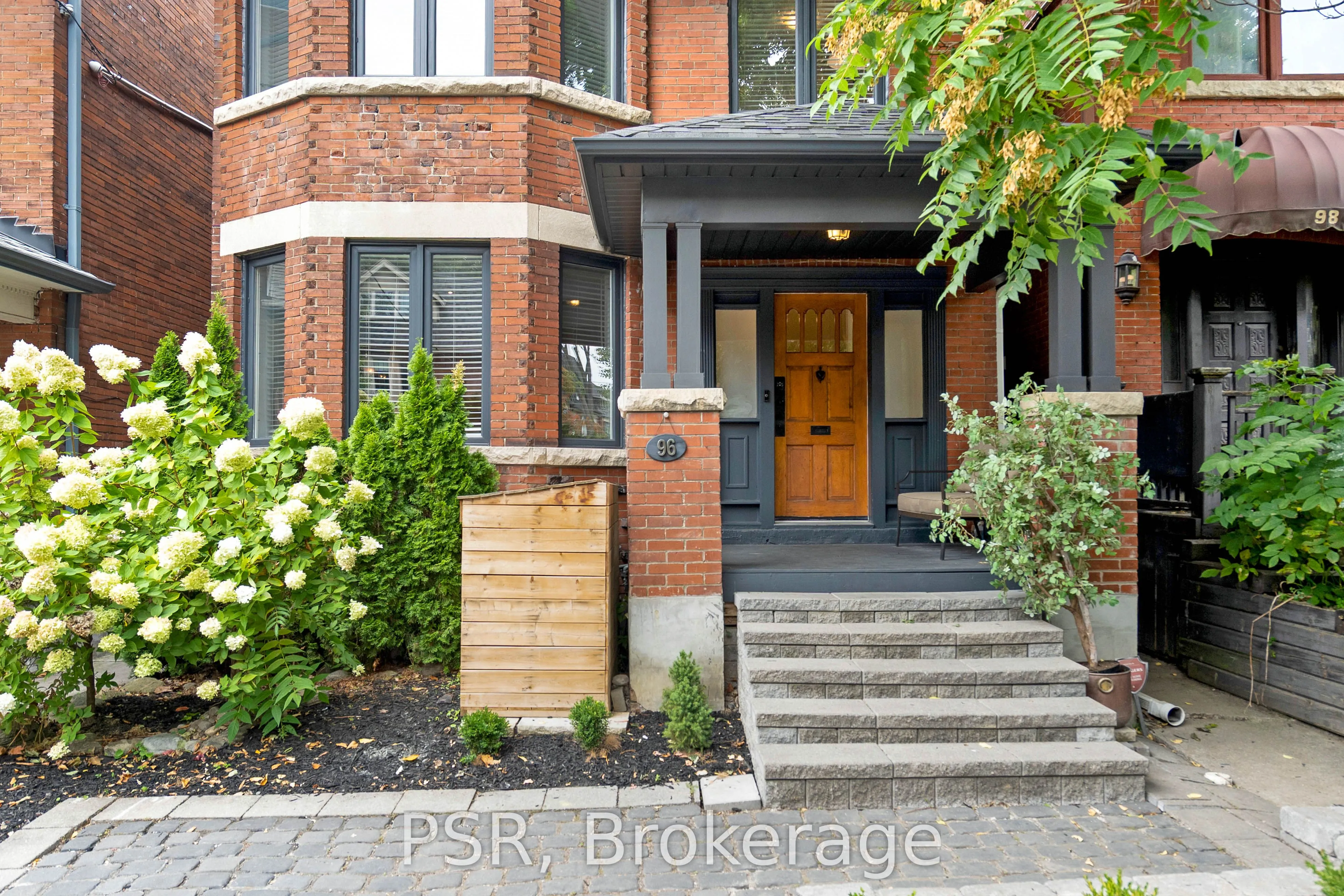 96 Hilton Avenue