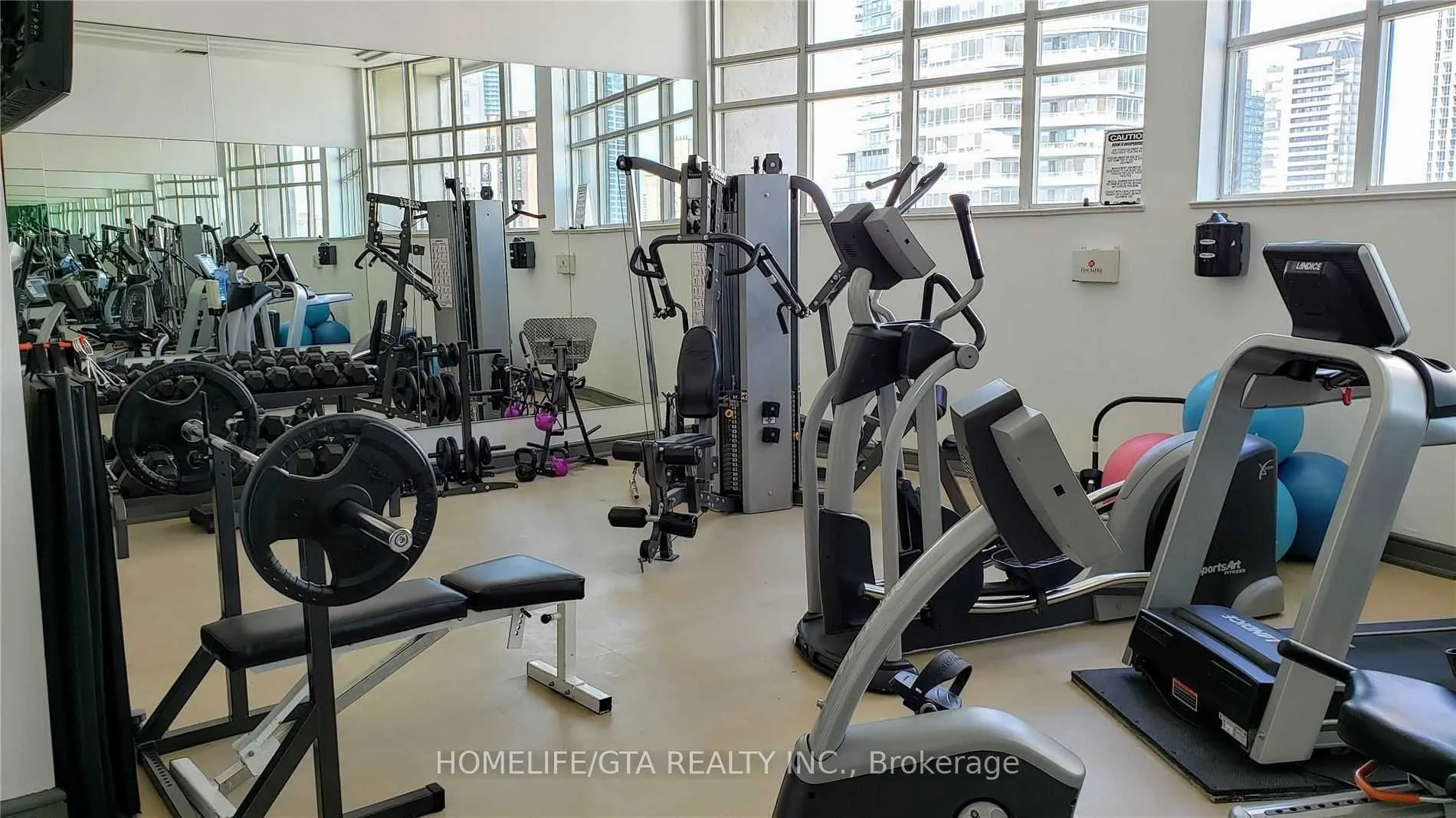 102 Bloor Street W, #907