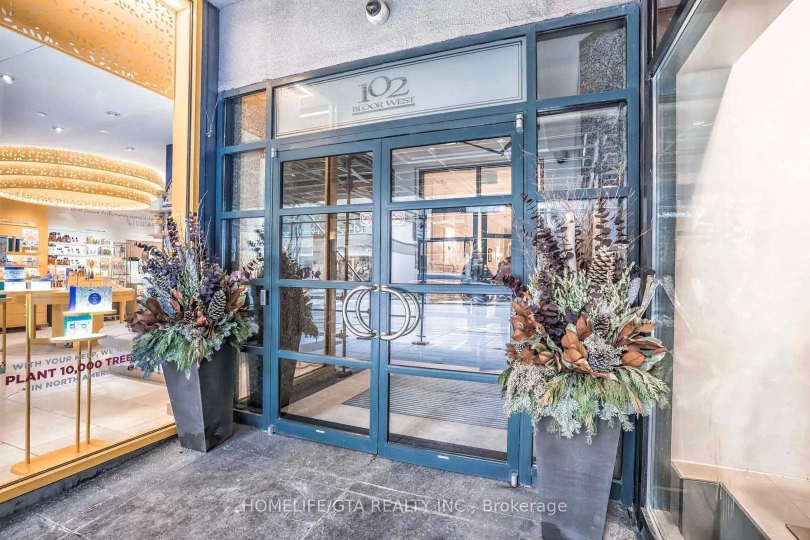 102 Bloor Street W, #907