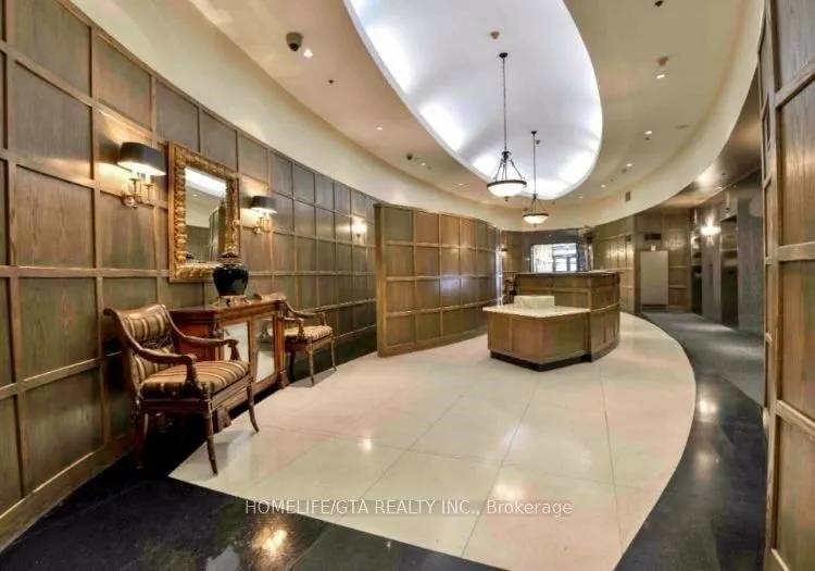 102 Bloor Street W, #907