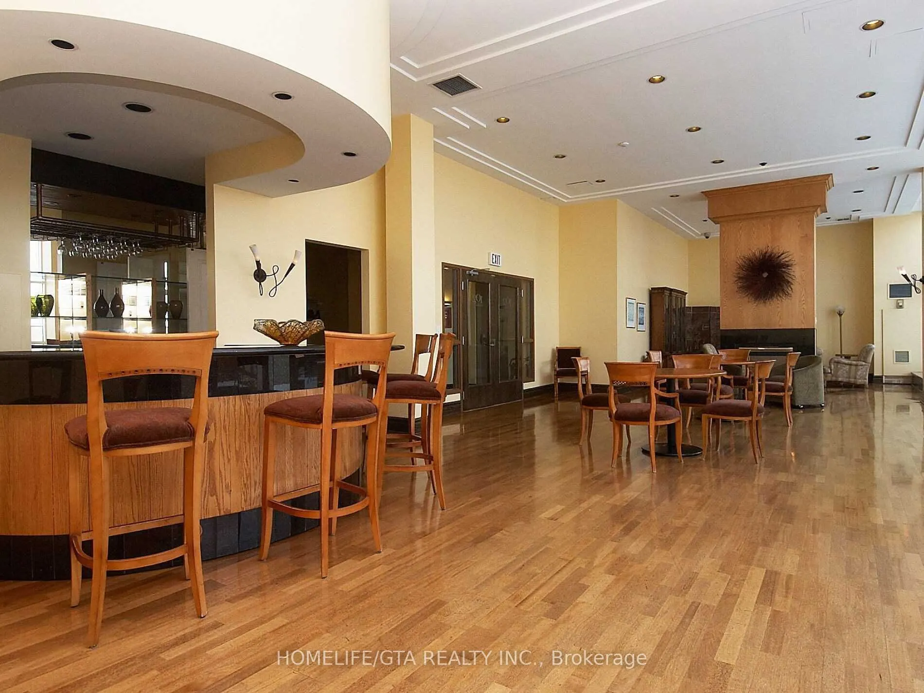 102 Bloor Street W, #907