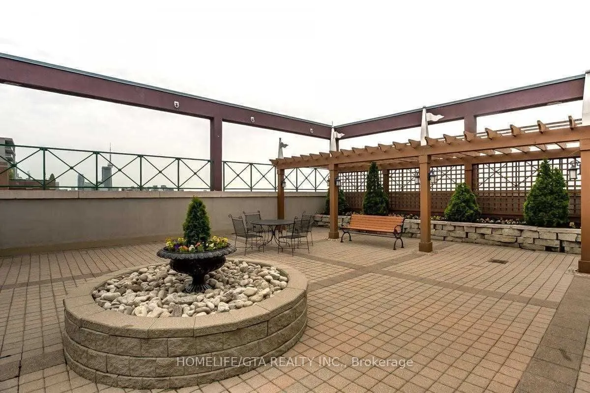 102 Bloor Street W, #907