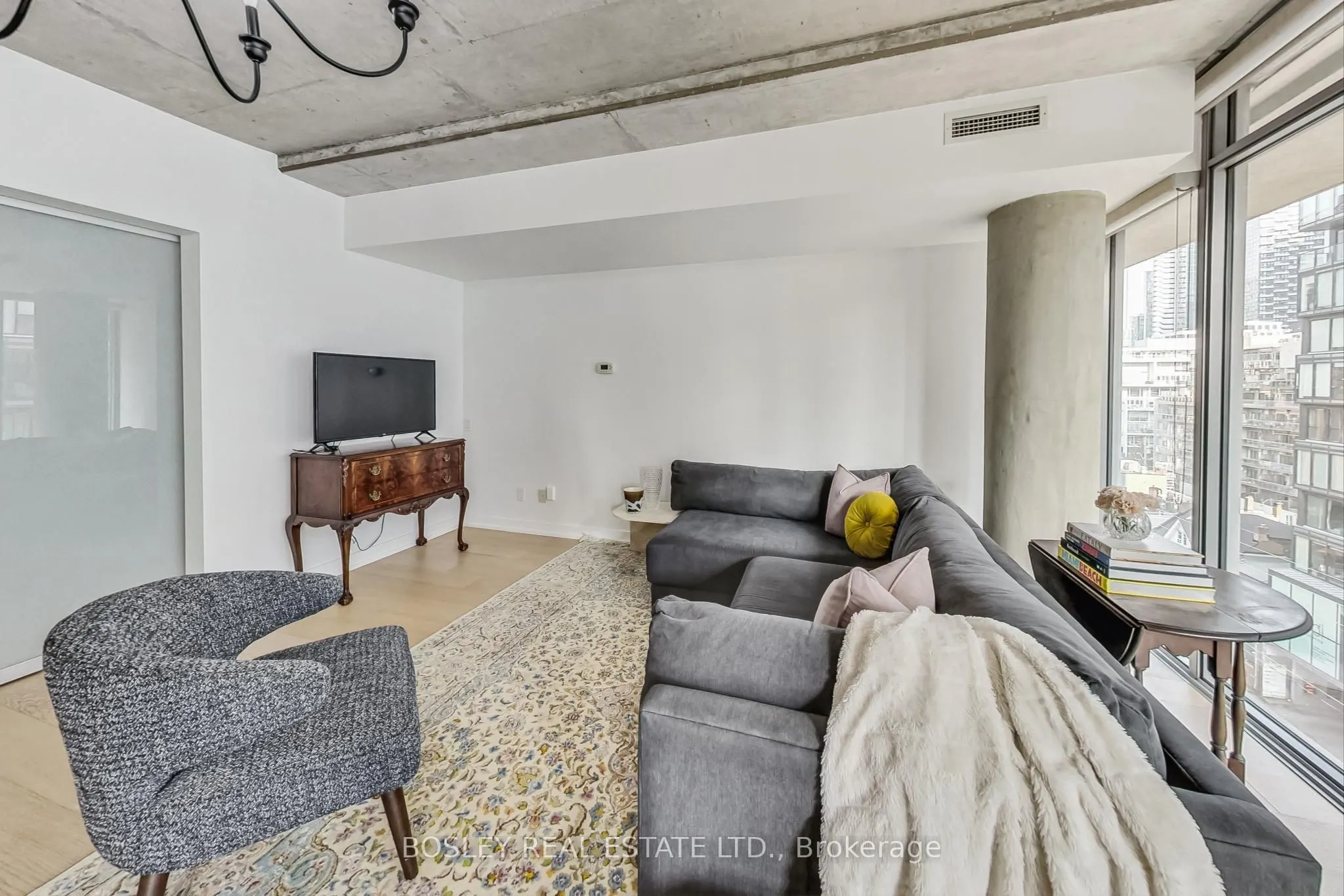 650 King Street W, #711