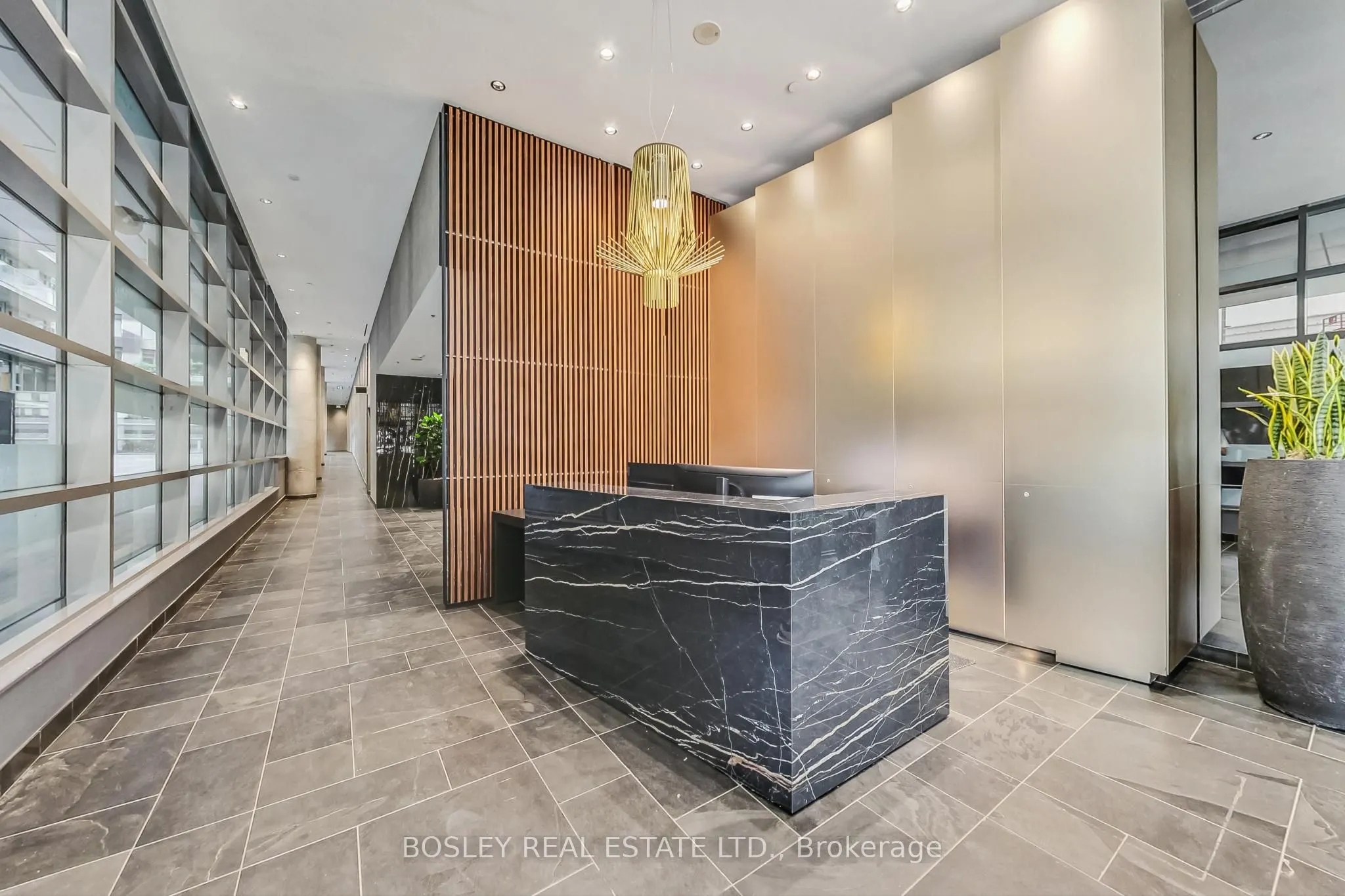 650 King Street W, #711