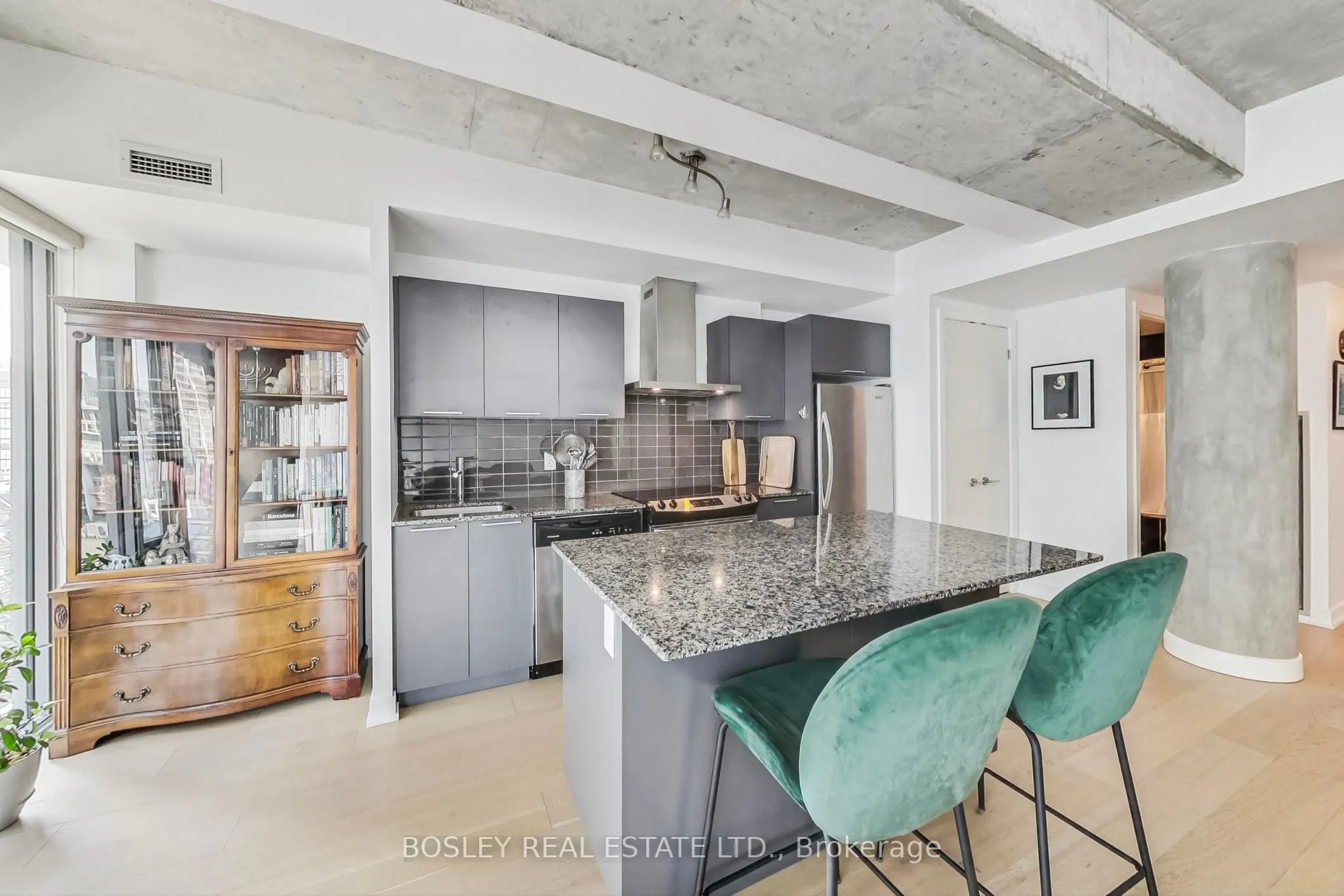 650 King Street W, #711