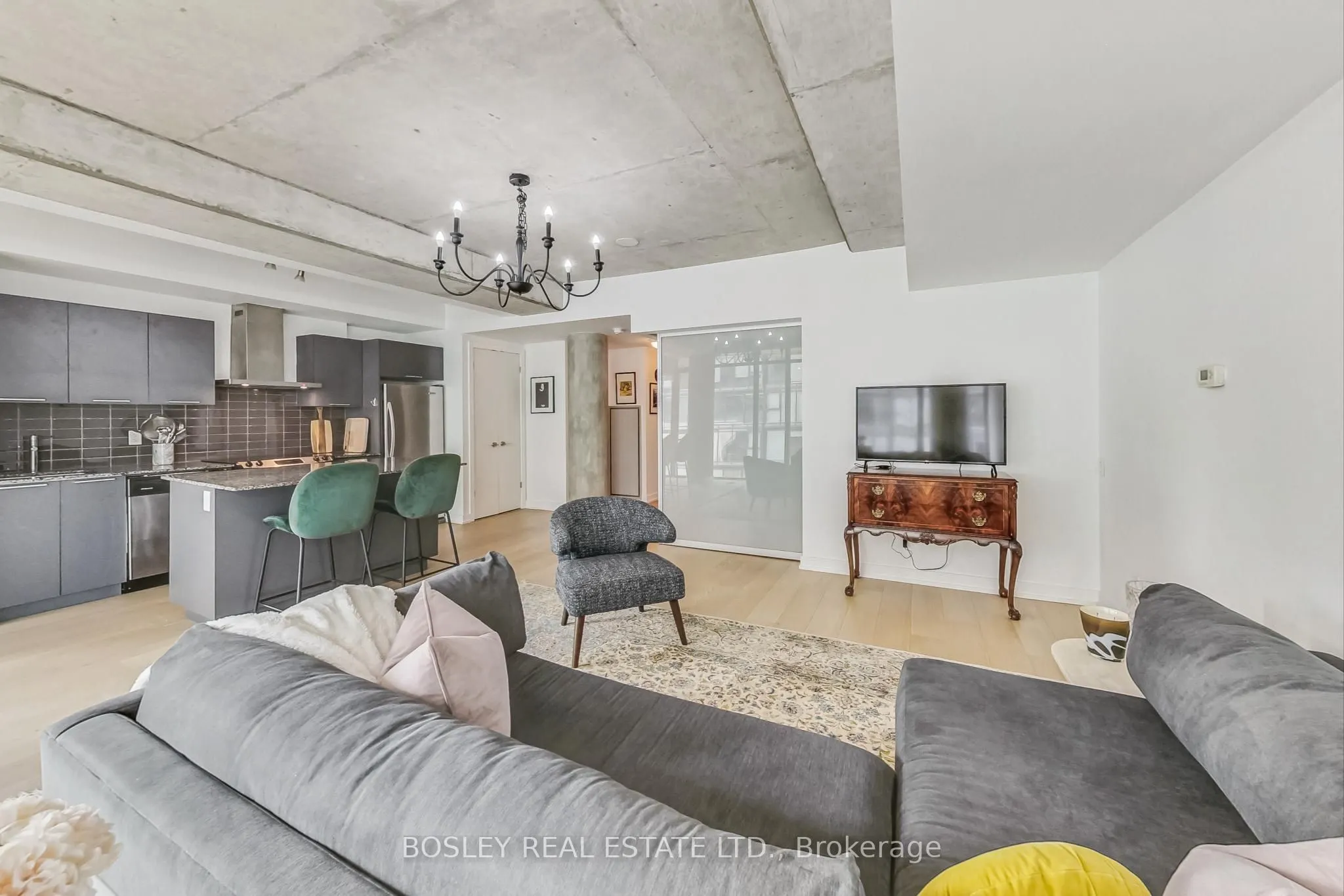650 King Street W, #711