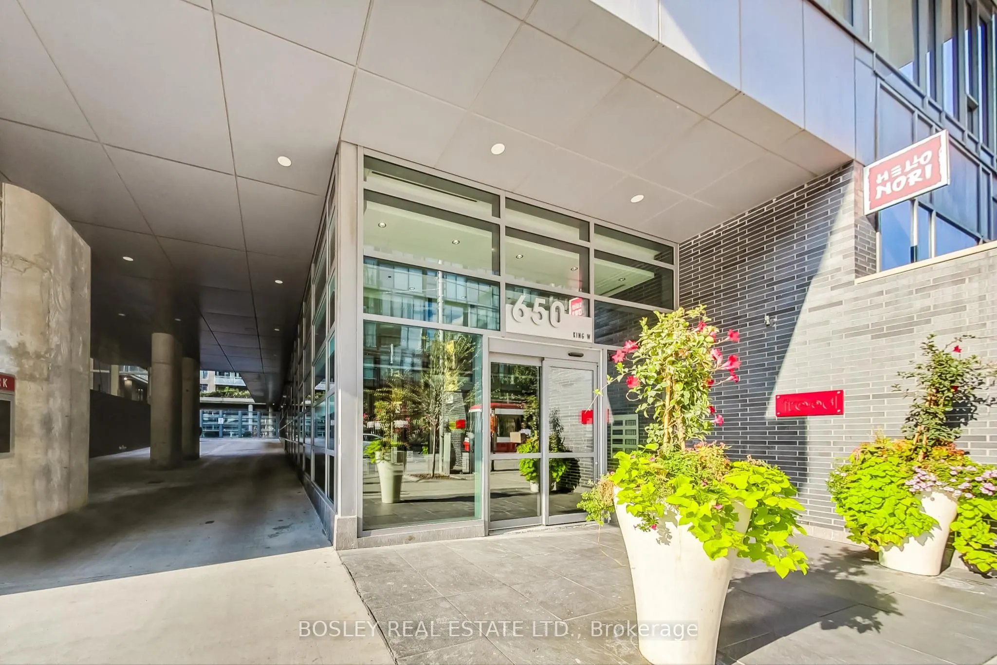 650 King Street W, #711